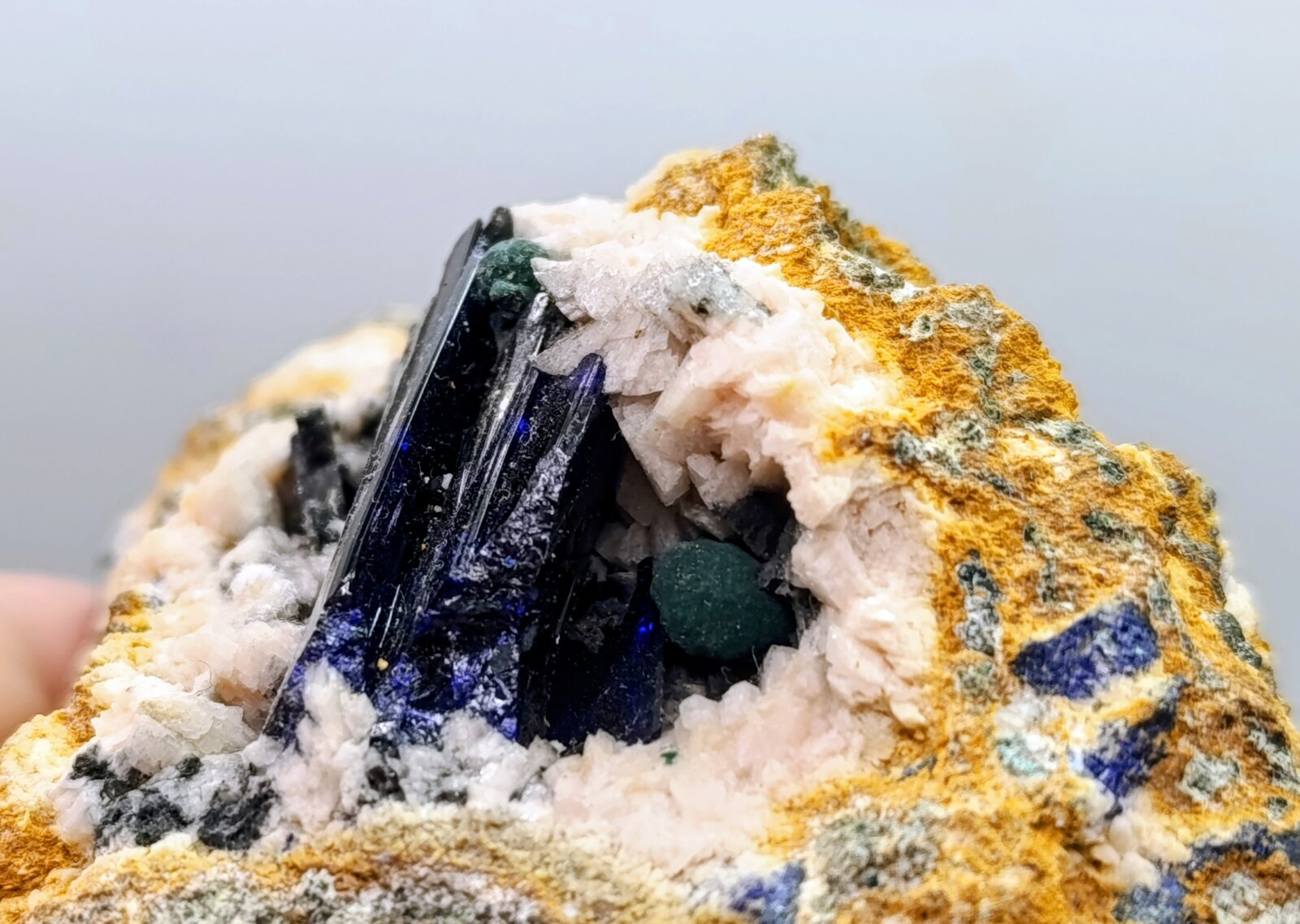 Azurita.
Azurite workings (Kerrouchen), Boumia Pachalik, Midelt Province, Drâa-Tafilalet Region, Morocco
10x8 cm
(Autor: AntonioJesus)