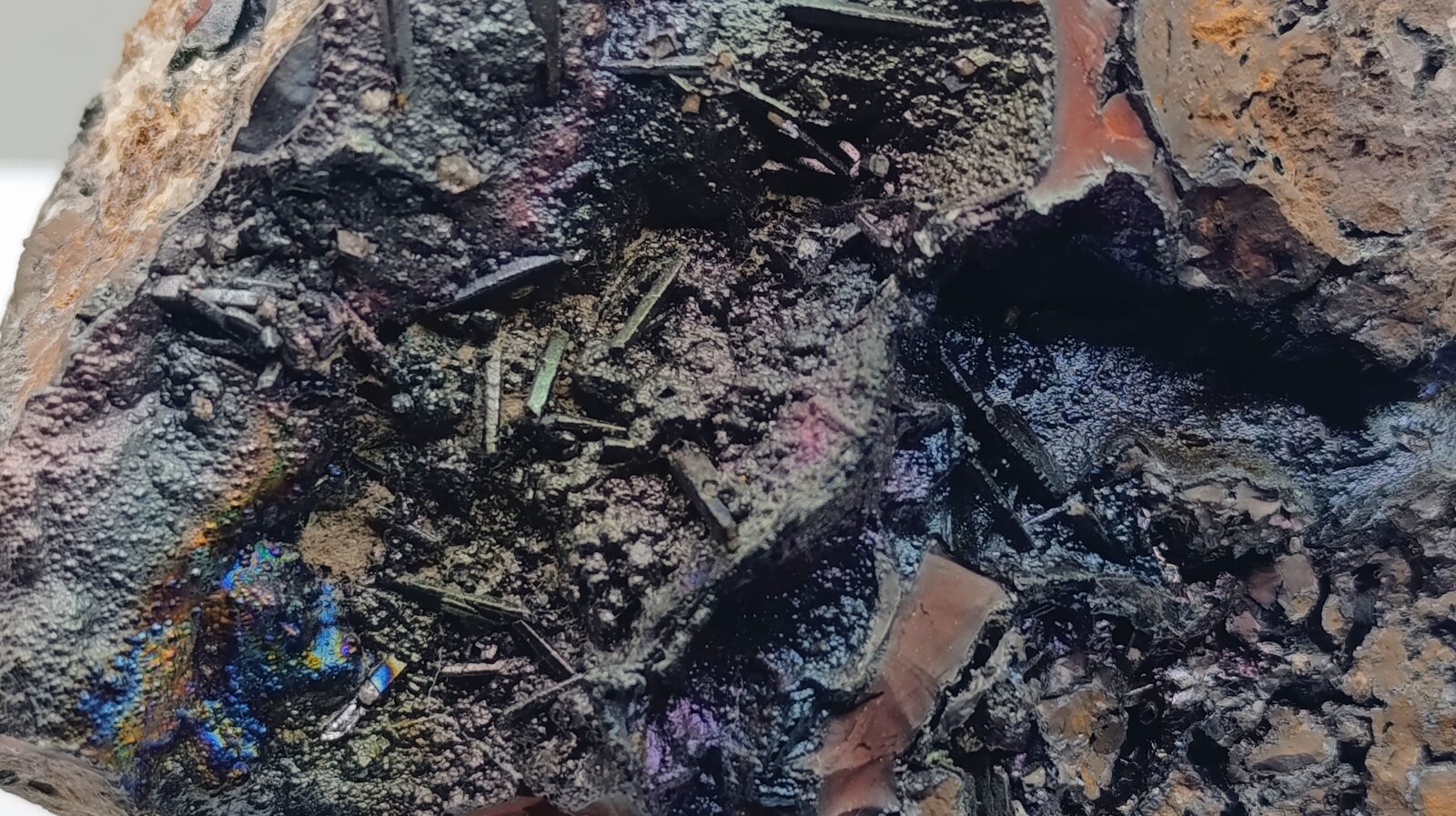 Cerusita pseudomorfosis anglesita.
Corta San Valentín, Sancti Espíritu, Sierra Minera de Cartagena-La Unión, La Unión, Comarca Campo de Cartagena, Región de Murcia (Murcia), España
8x5'5 cm
(Autor: AntonioJesus)
