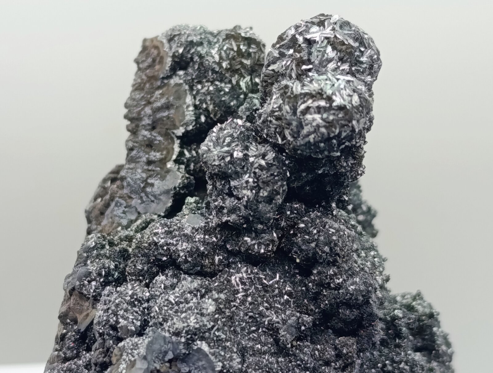 Pirolusita.
Haití Mine, Cabezo de San Ginés, San Ginés de la Jara, Cartagena, Comarca Campo de Cartagena, Region of Murcia (Murcia), Spain
9x7 cm
(Autor: AntonioJesus)