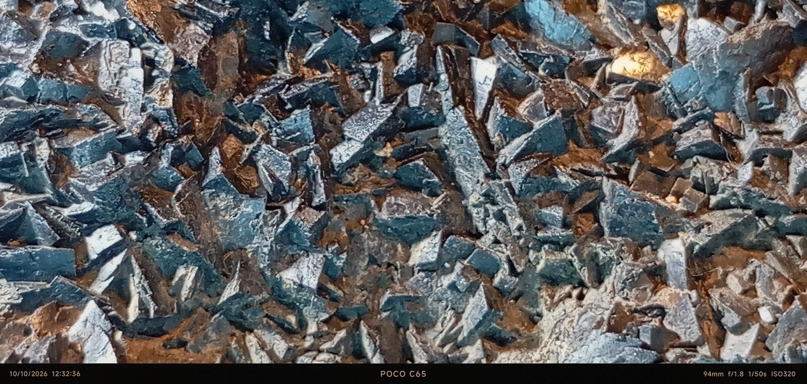 Siderita
Coto Minero Serrata (mina de Los Figueras), Barranco de La Serrata, Carboneras, Comarca Levante Almeriense, Almería, Andalucía, España
14 x 4,5 x 5 cm.
(Autor: Felipe Abolafia)