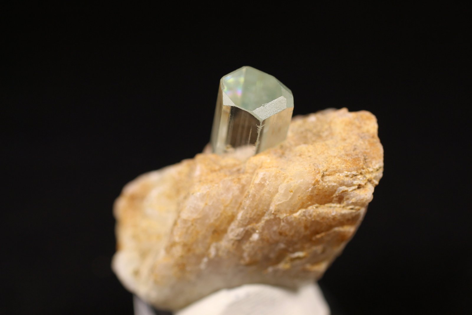 Berilo (variedad aguamarina)
3.8 x 3 x 2 centimetros
(Autor: Ricardo Melendez)