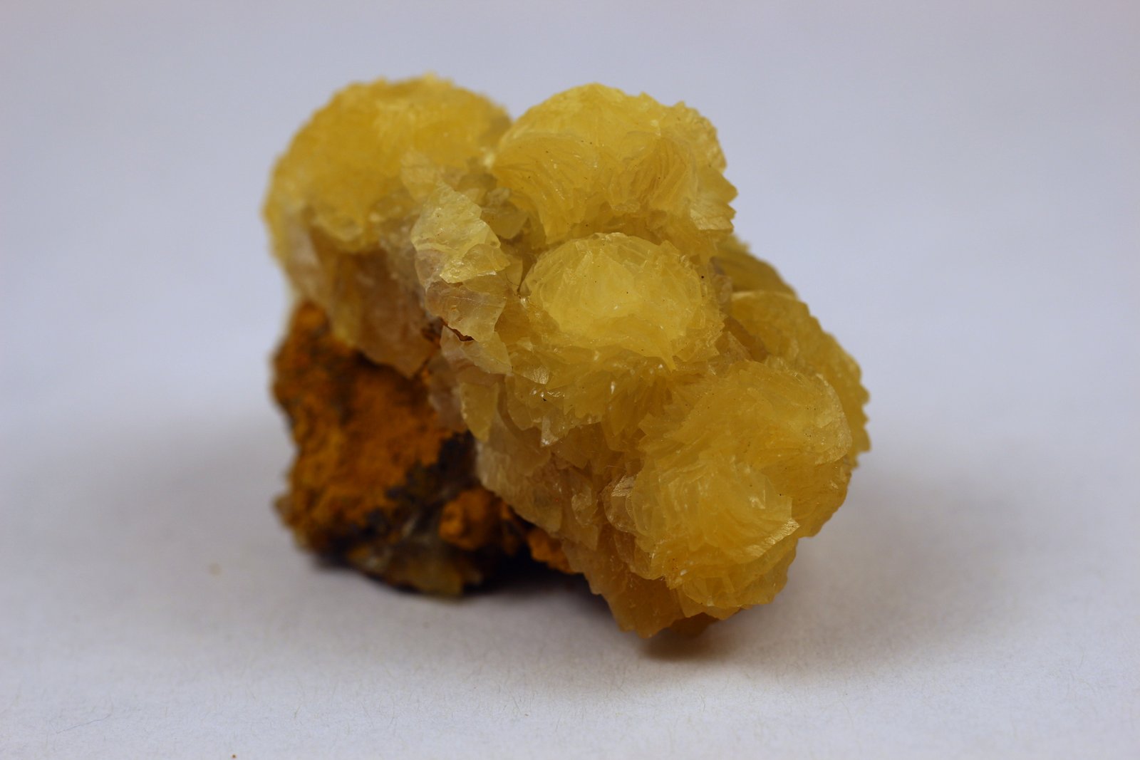 Calcita
3.8 x 2.5 x 2.4 centimetros
(Autor: Ricardo Melendez)
