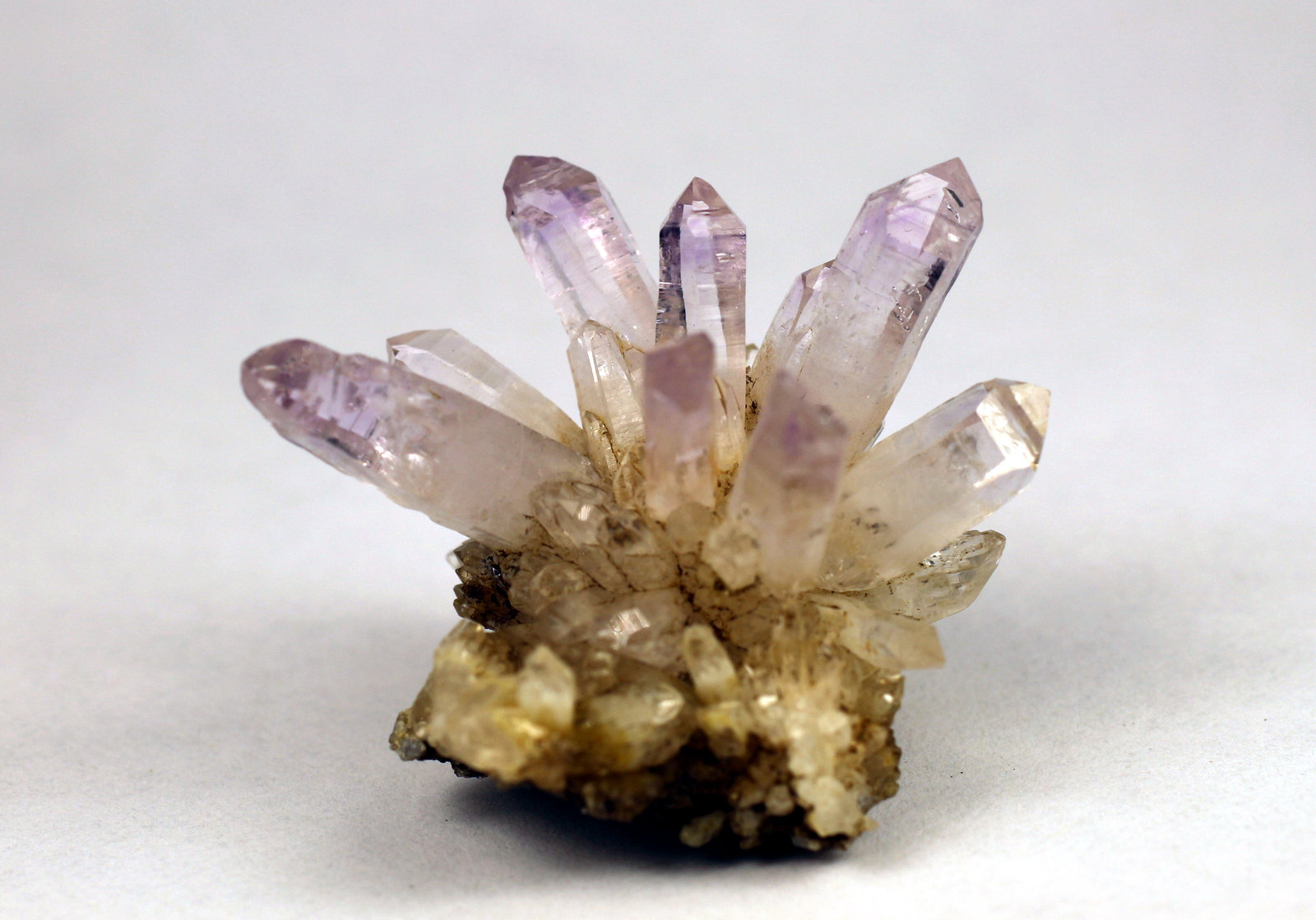 Cuarzo (variedad amatista)
3.4 x 3 x 2.5 centimetros
(Autor: Ricardo Melendez)