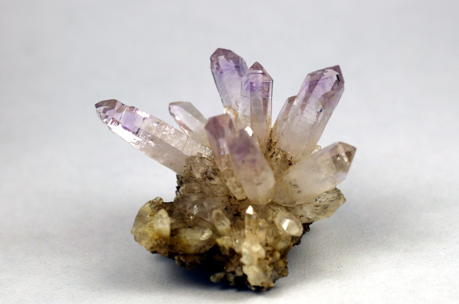 Cuarzo (variedad amatista)
3.4 x 3 x 2.5 centimetros
(Autor: Ricardo Melendez)