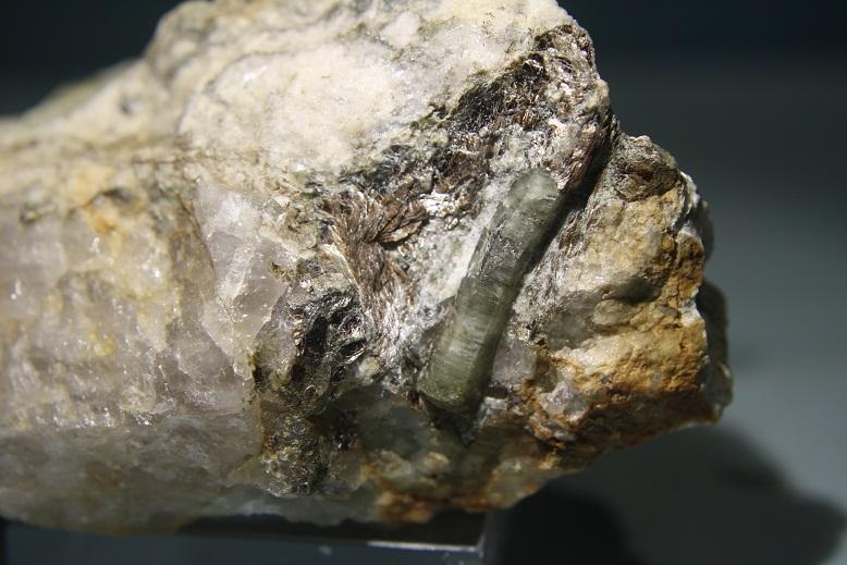 Berilo
Cristal de 2,5x0,5 cm
(Autor: minero1968)
