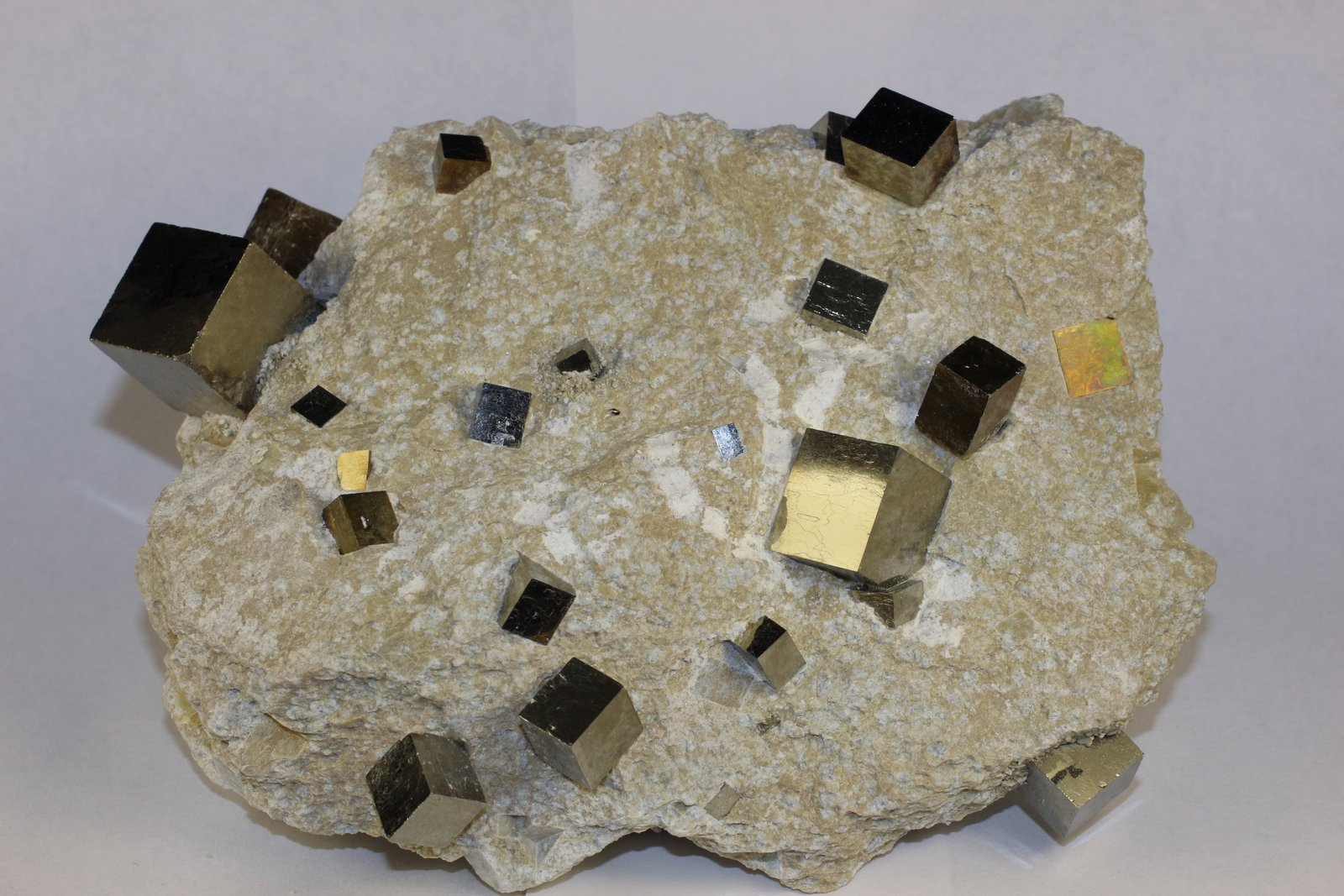 Pirita
15.5 x 12.4 x 7.2 centimetros
(Autor: Ricardo Melendez)
