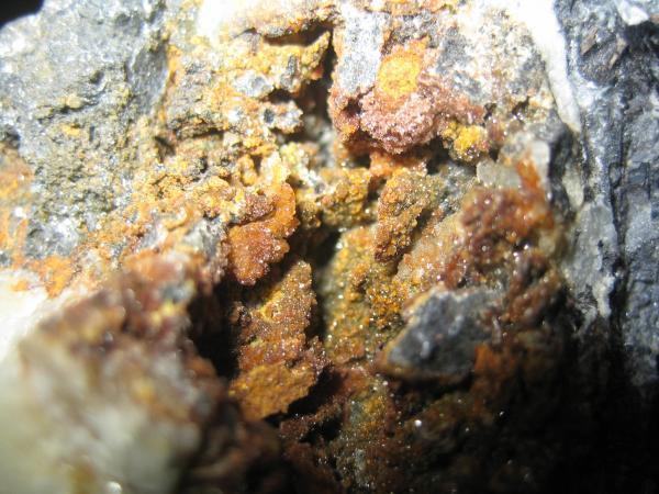Wulfenita en Galena con Cerusita
8 X 7 X 5 cm.
(Autor: sergio145)
