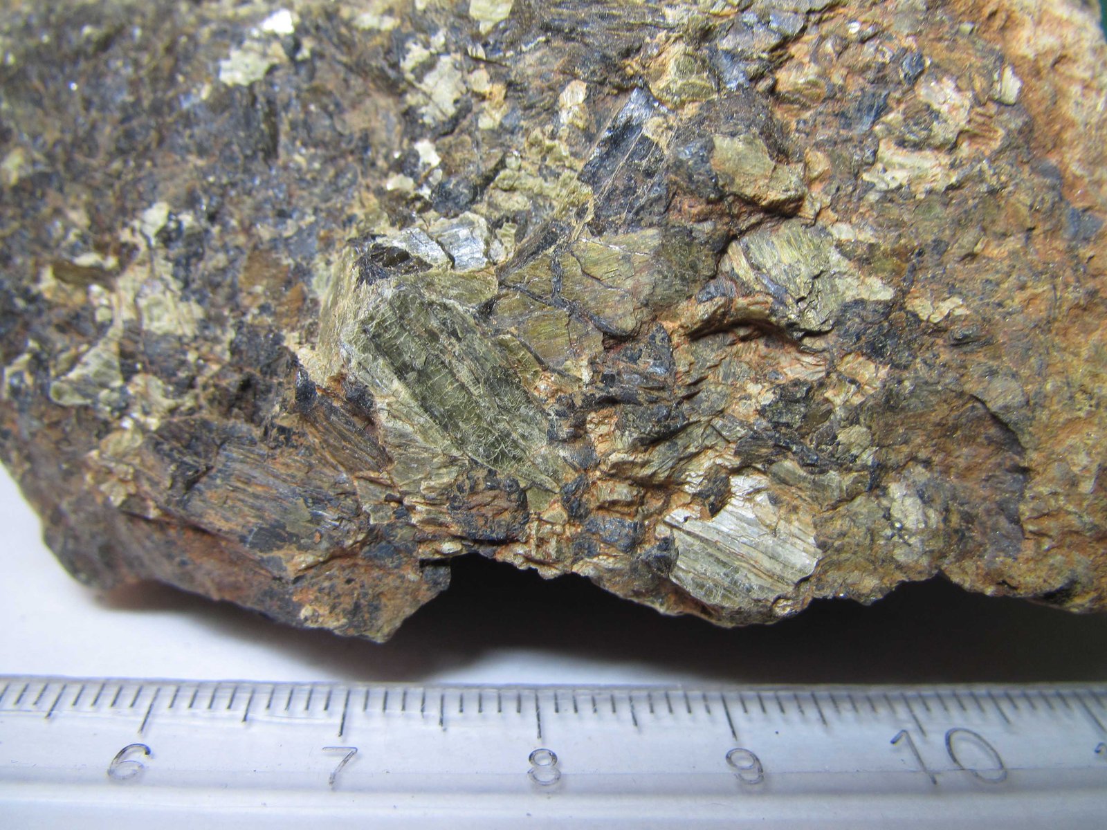 Piroxenita
5 cm. ancho de campo
(Autor: prcantos)