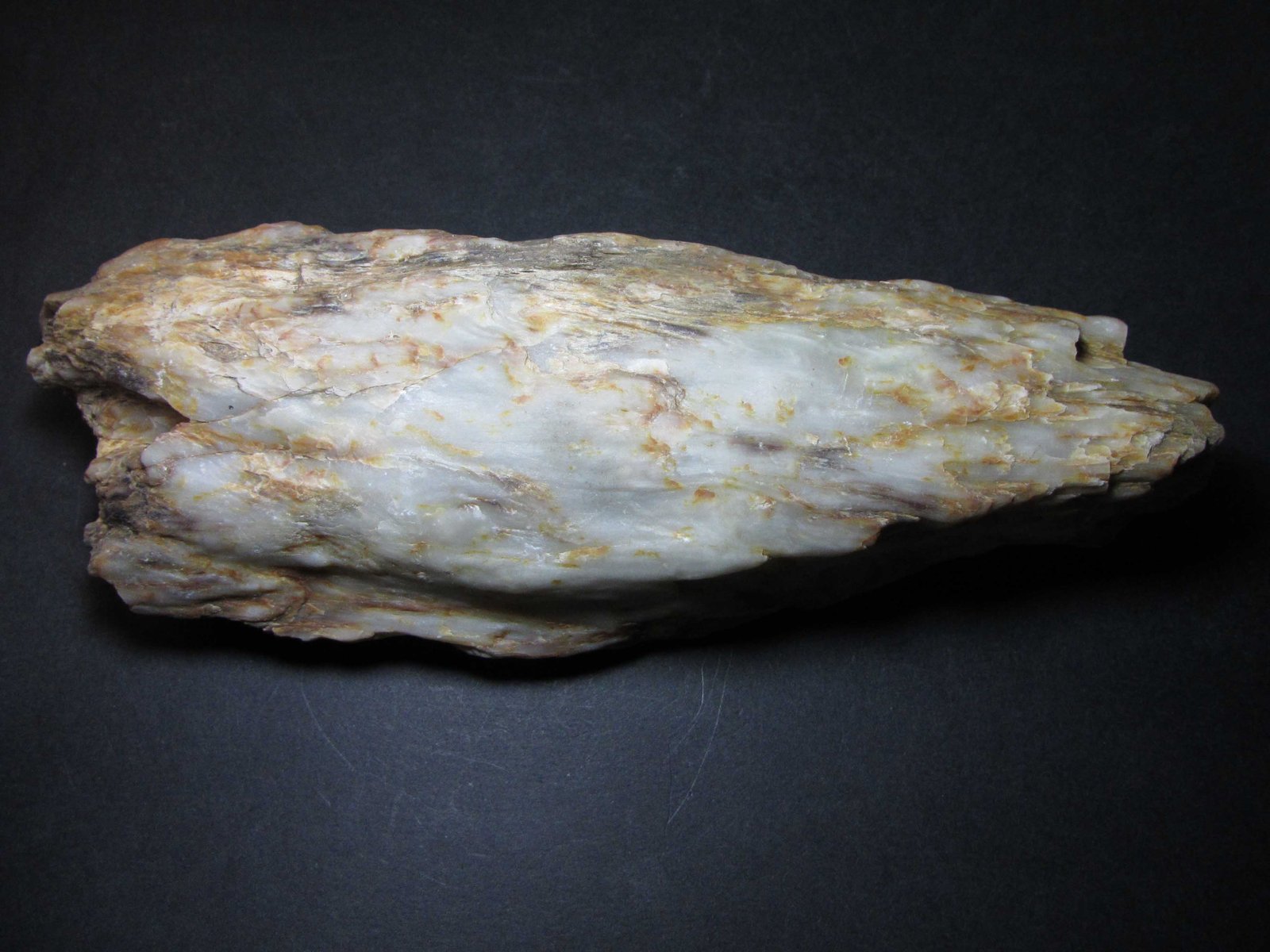 Sillimanita (variedad fibrolita)
17 x 6 cm.
(Autor: prcantos)