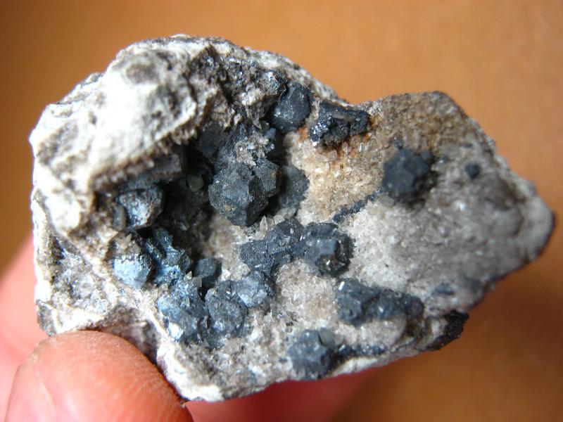 Galena y Cerusita
4 cm x 3 cm
(Autor: mmarte)