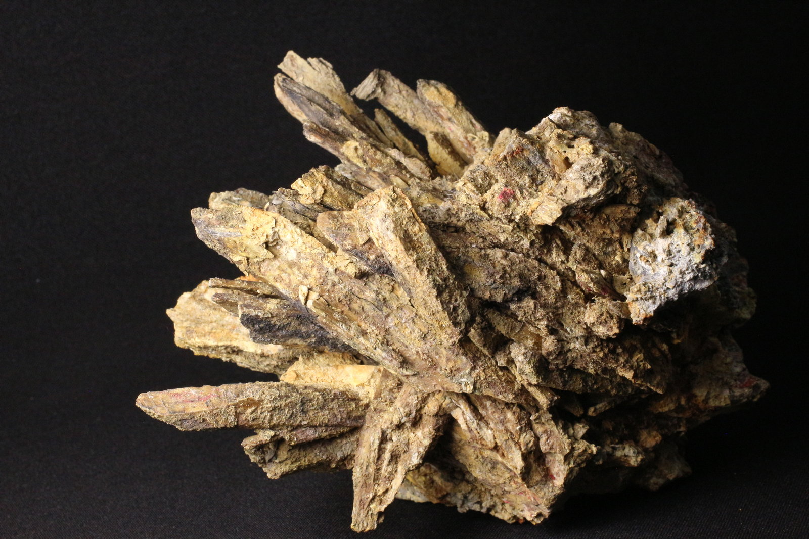 Estibiconita despues de Estibnita
14.5 x 13 x 8.5 centimetros
(Autor: Ricardo Melendez)