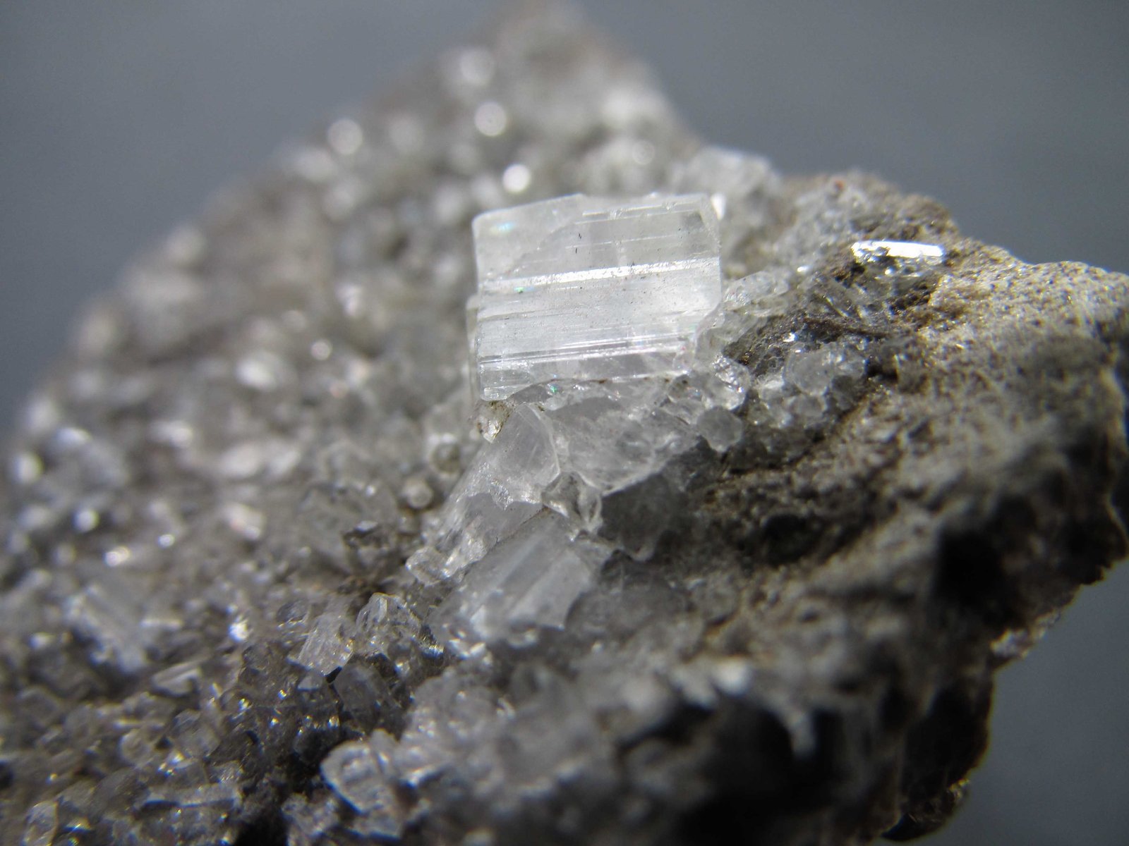 Fluorapatito (Grupo Apatito)
3'5 cm. ancho de campo
(Autor: prcantos)