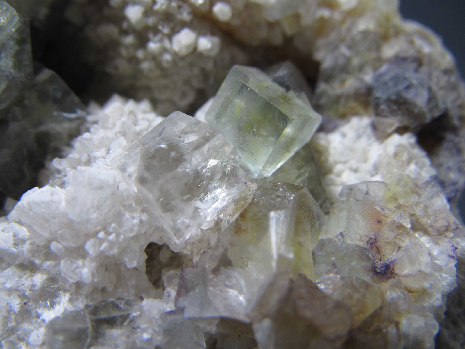 Fluorita
3 cm. ancho de campo
(Autor: prcantos)