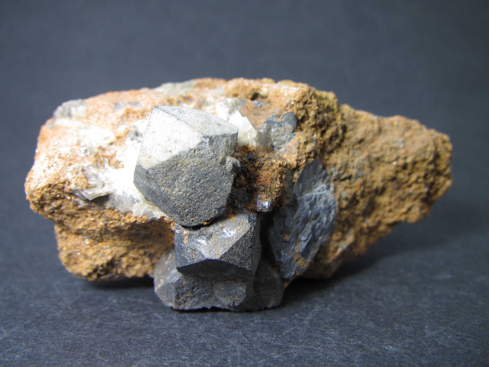 Galena sobre calcita
7 x 3'5 cm.
(Autor: prcantos)