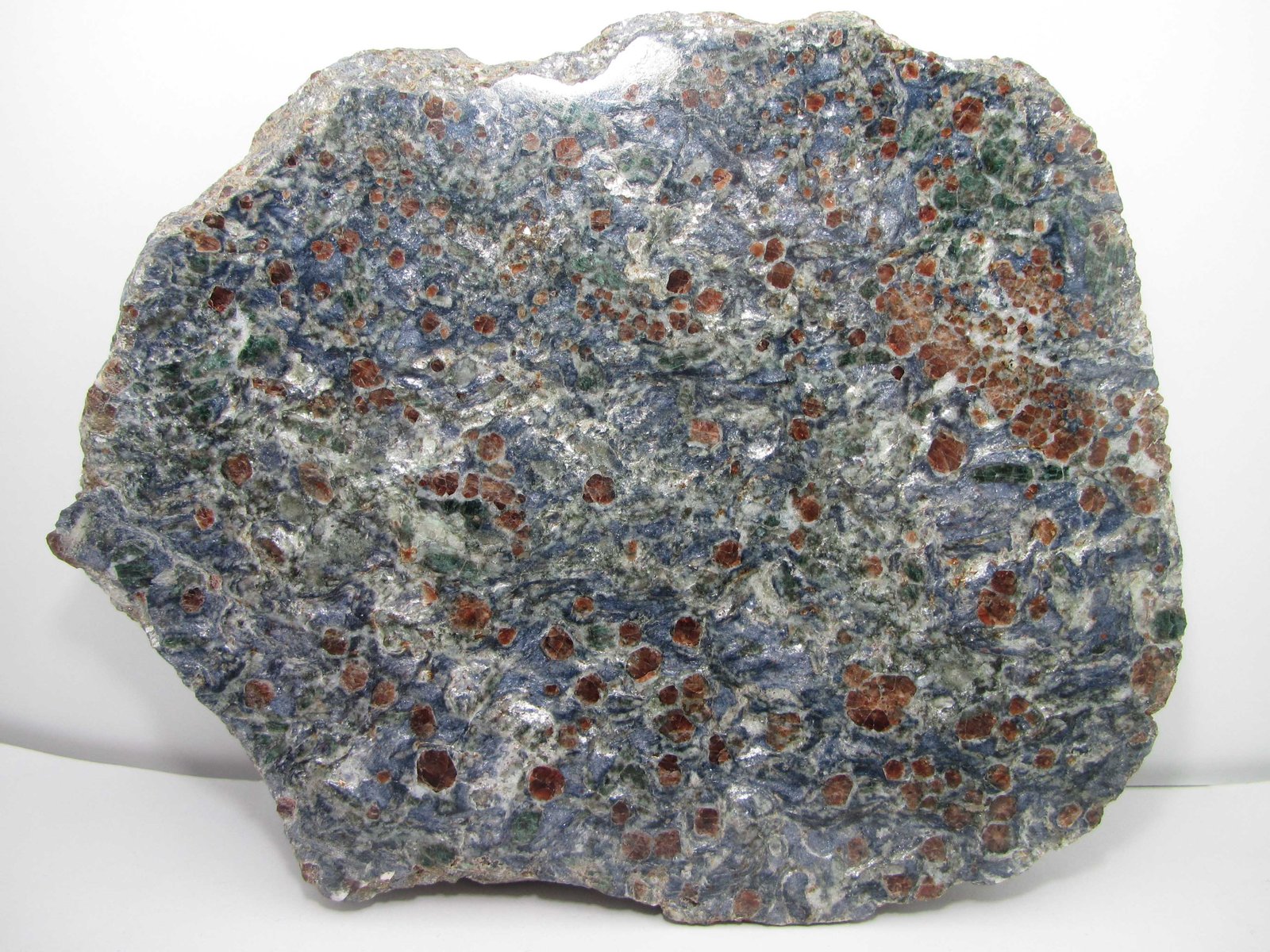 Esquisto con Glaucophana (Glaucofana) y Spessartina (Espesartina)
20 x 16 cm.
(Autor: prcantos)