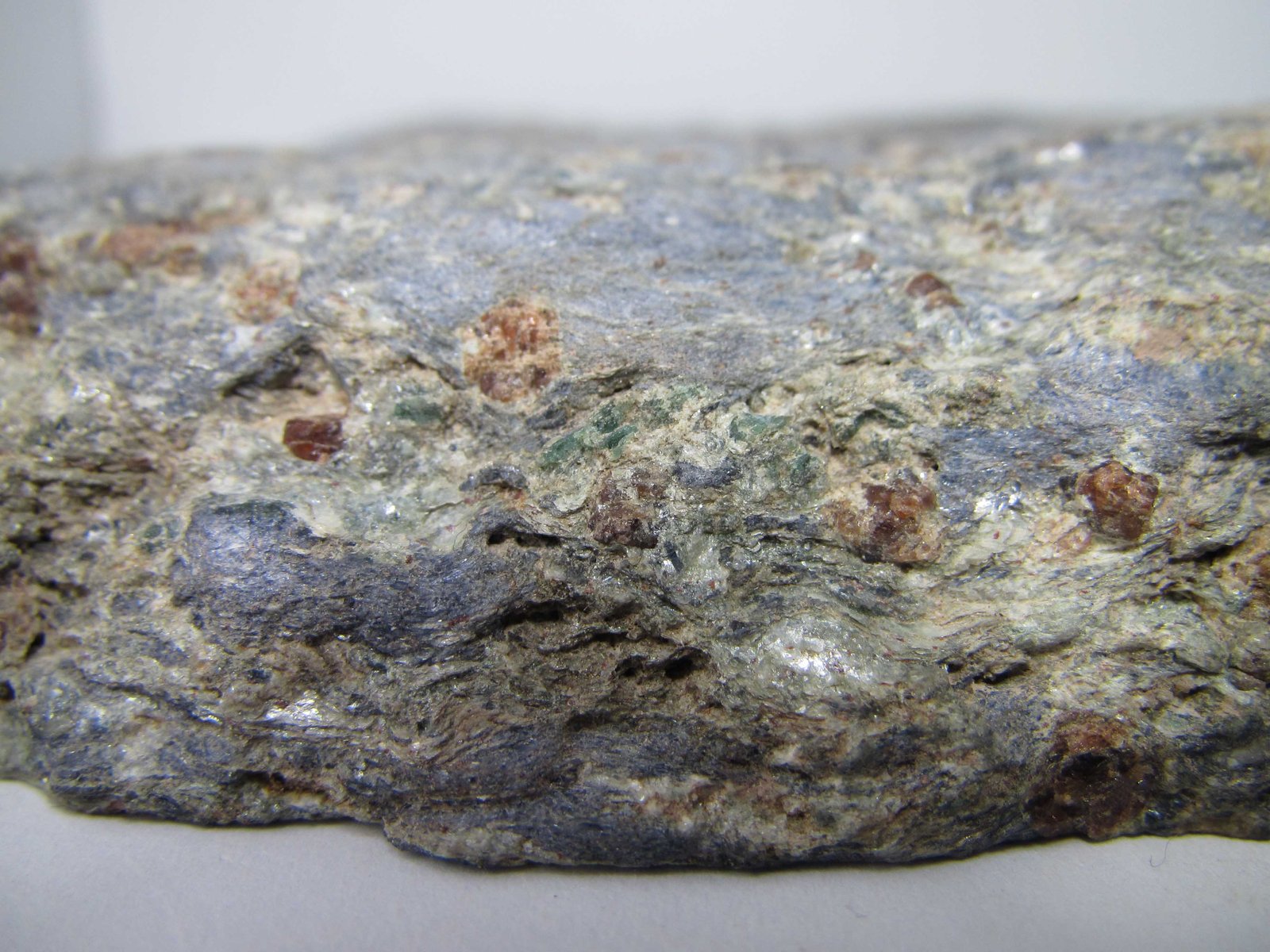 Esquisto con Glaucophana (Glaucofana) y Spessartina (Espesartina)
4'5 cm. ancho de campo
(Autor: prcantos)