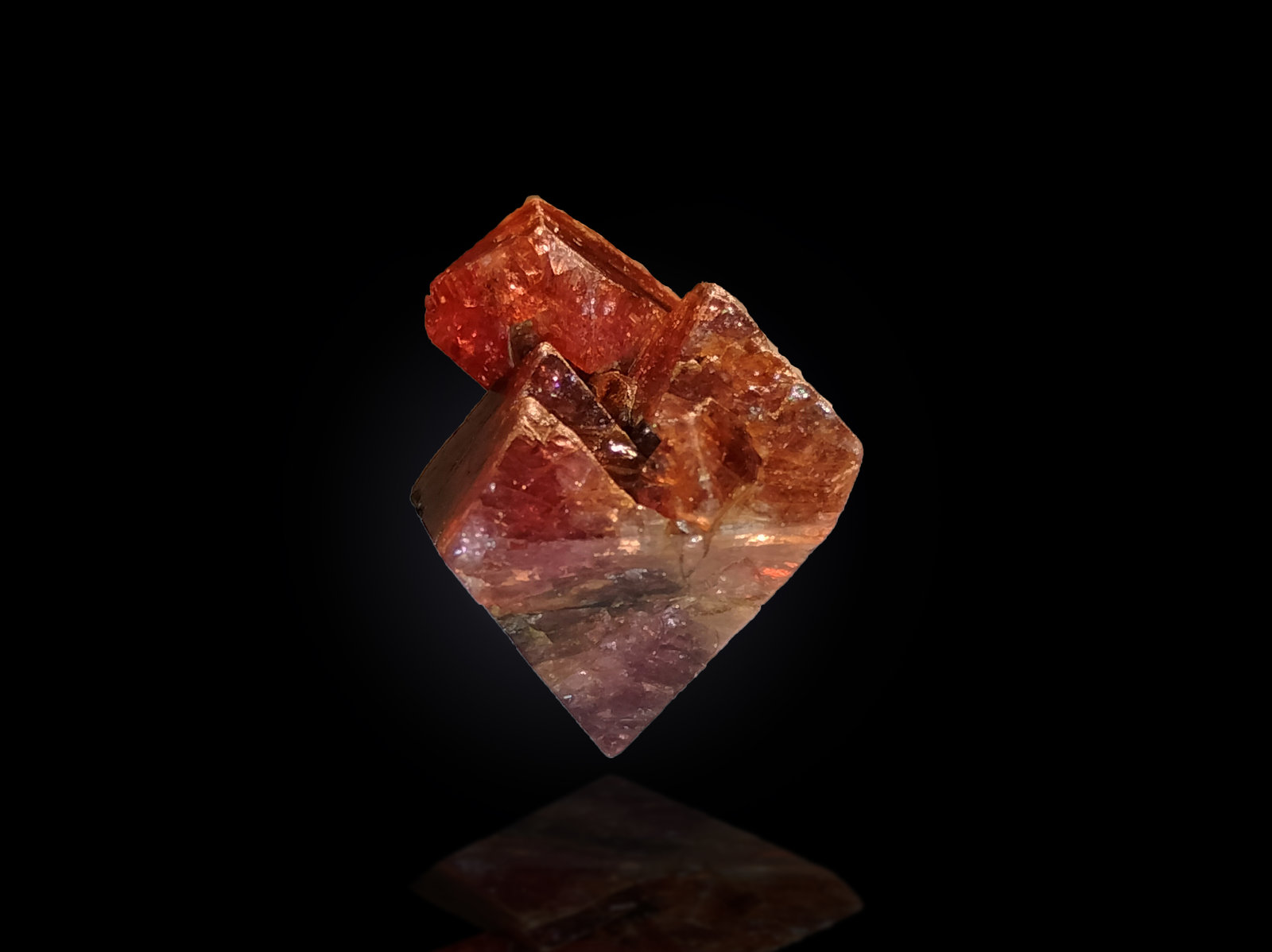 Espinela
20 mm x 22 mm x 20 mm
(Autor: Firmo Espinar)