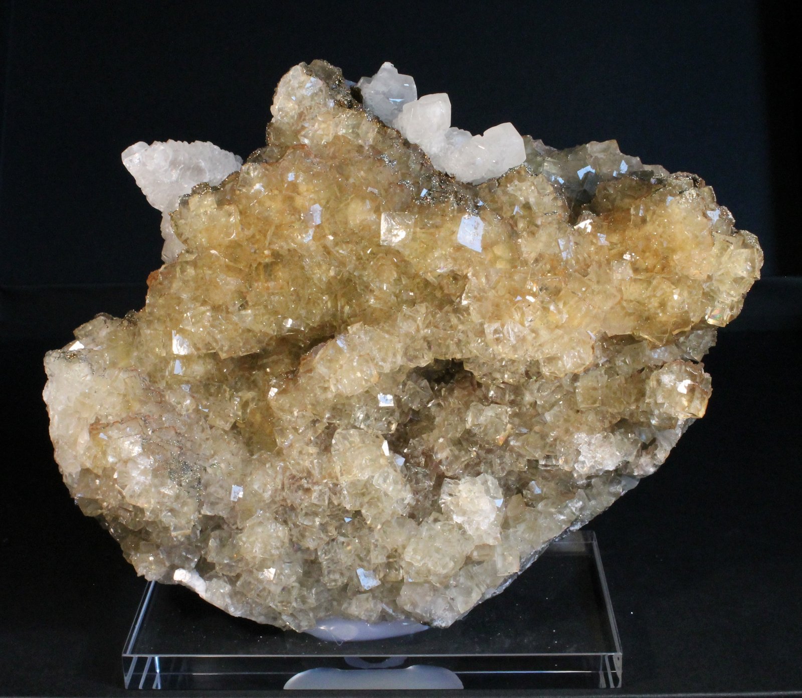 Fluorita, Calcita y Pirita
17 x 13 cm.
(Autor: Darío Menéndez)