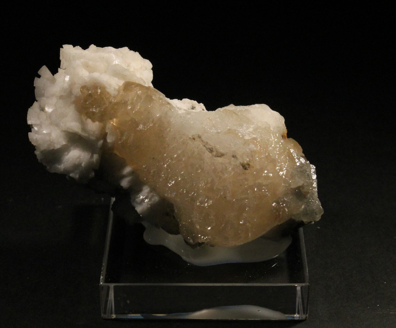 Calcita y Dolomita
8 x 4 cm.
(Autor: Darío Menéndez)
