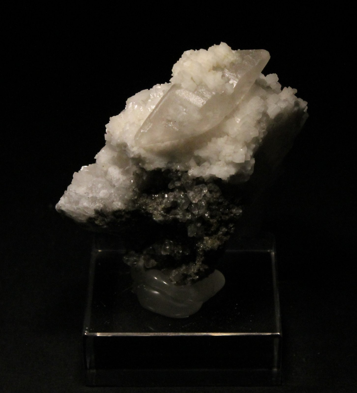 Calcita y Dolomita
4 x 4 cm. (Calcita: 2,5 cm).
(Autor: Darío Menéndez)
