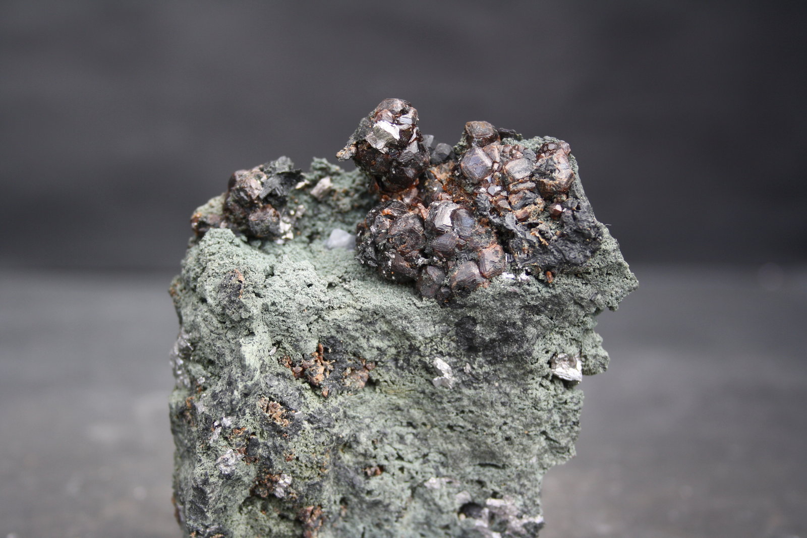 Granate
6,5X6,5 cm
(Autor: minero1968)