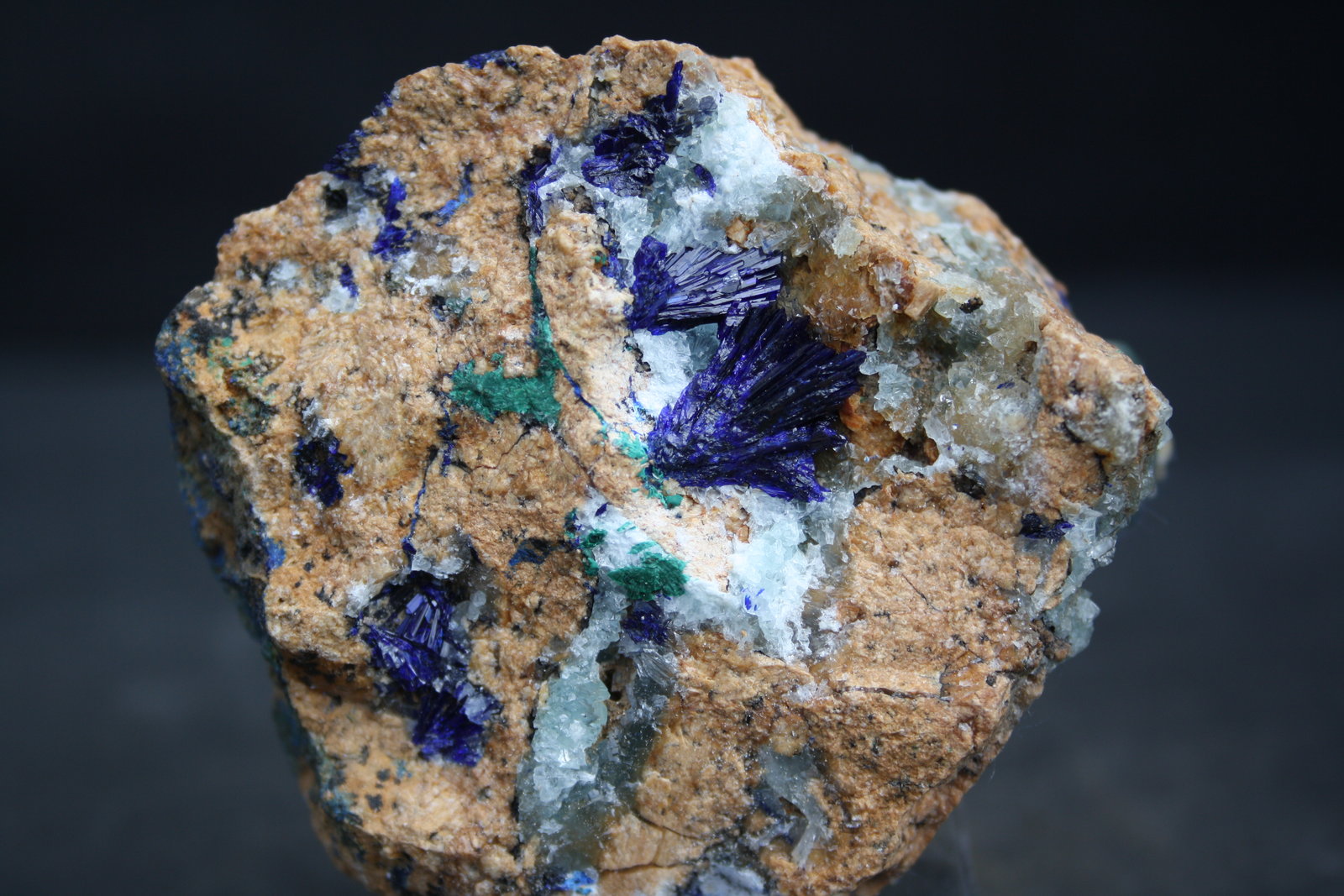Azurita
6,5x7 cm
(Autor: minero1968)