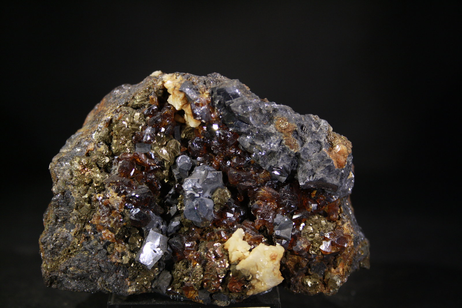 Esfalerita y Galena
8x5,5 cm
(Autor: minero1968)
