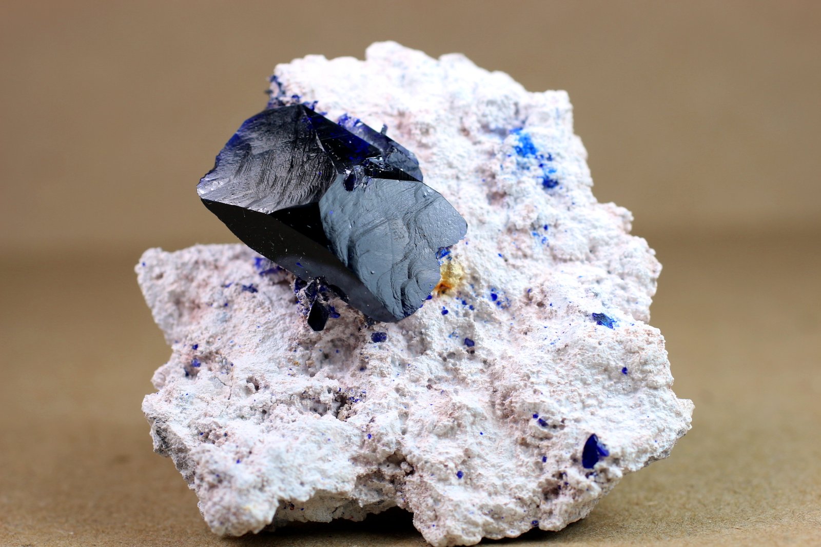 Azurita
5.7 x 5.5 x 2 centimetros
(Autor: Ricardo Melendez)