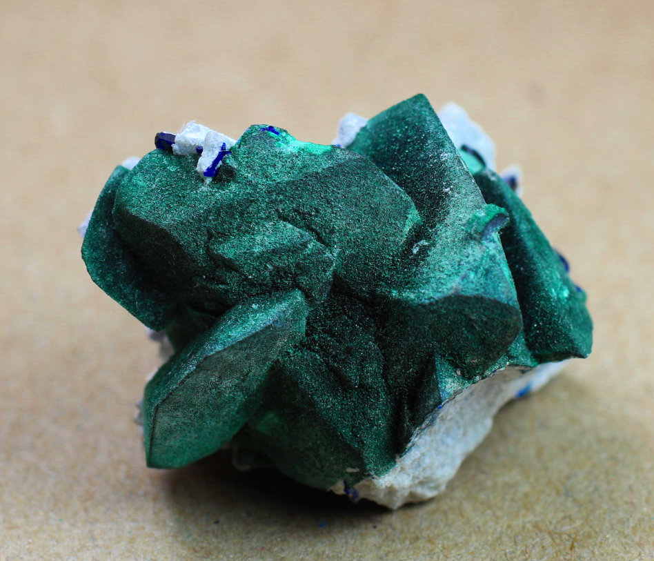 Malaquita
3.9 x 3.5 x 3 centimetros
(Autor: Ricardo Melendez)