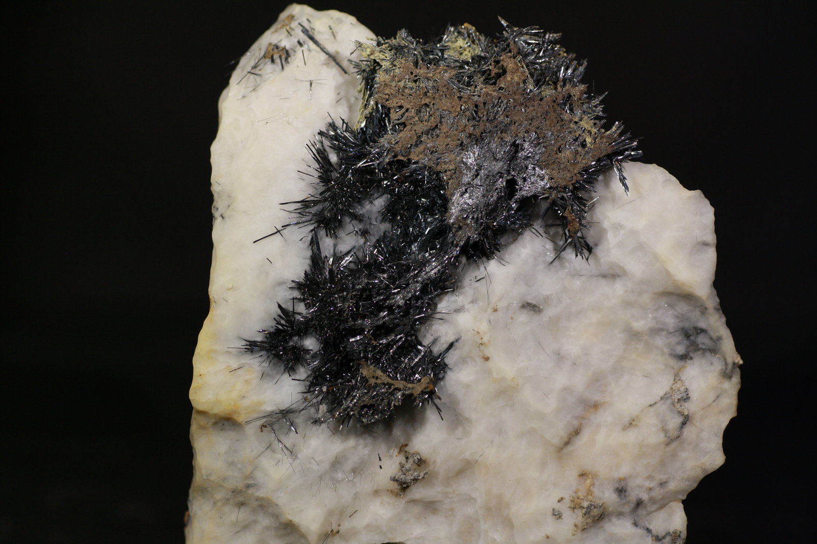 Estibnita
6,5x6,5 cm
(Autor: minero1968)