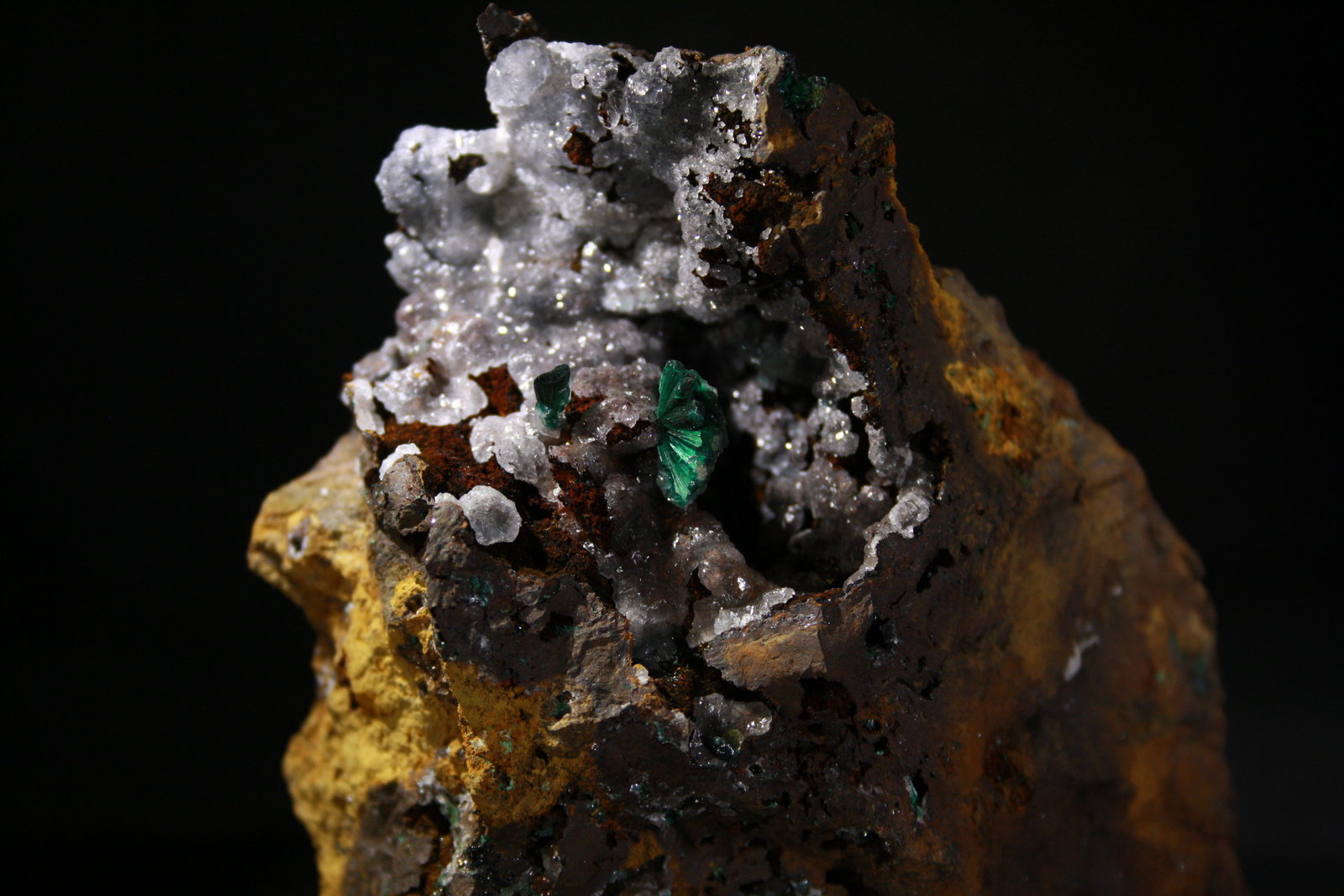 Malaquita
8,5x8,5 cm, cristal principal 11mm
(Autor: minero1968)