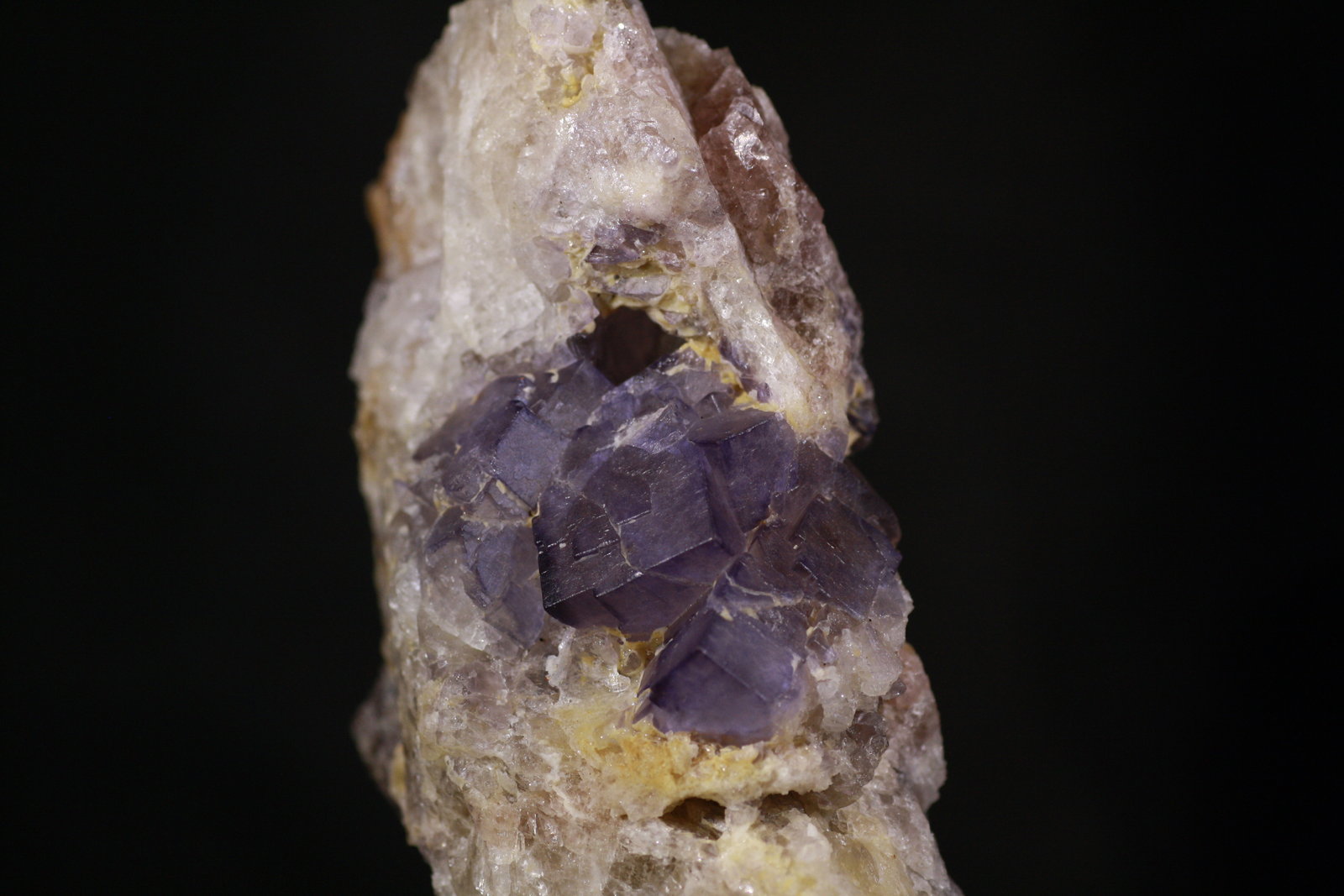 Fluorita
5x12 cm
(Autor: minero1968)