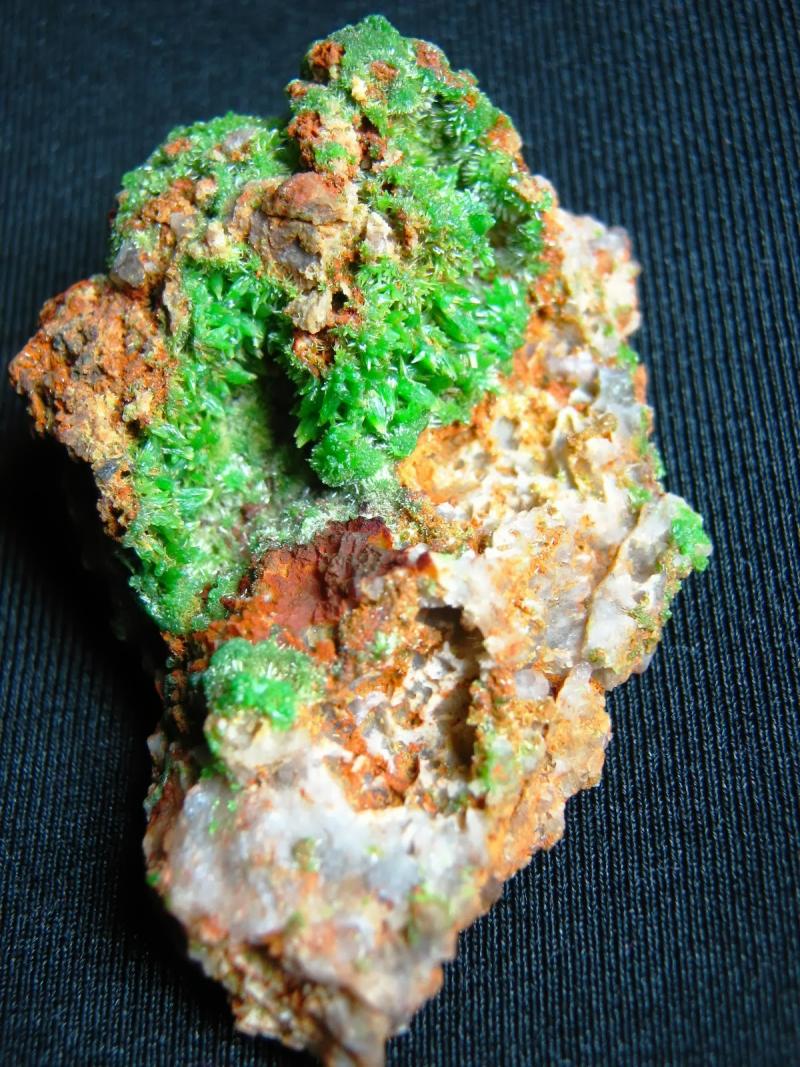 Piromorfita
6x4 cm
(Autor: mmarte)