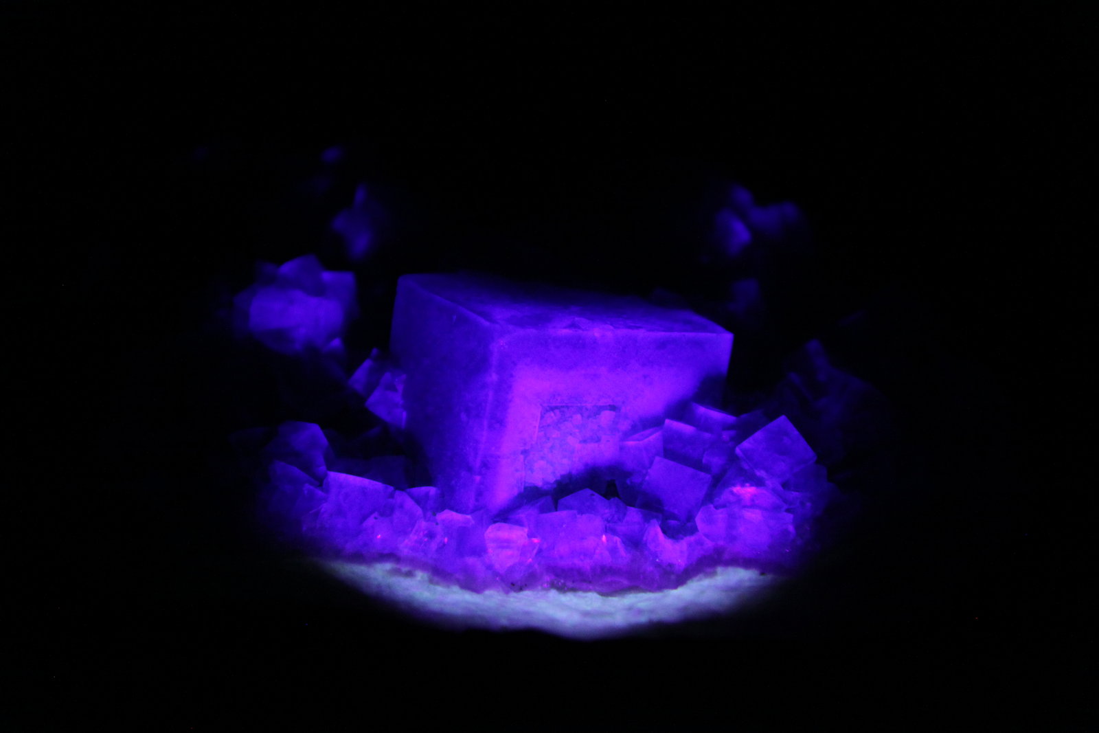 Fluorita
Cubo principal de 23mm x 18mm
(Autor: Firmo Espinar)