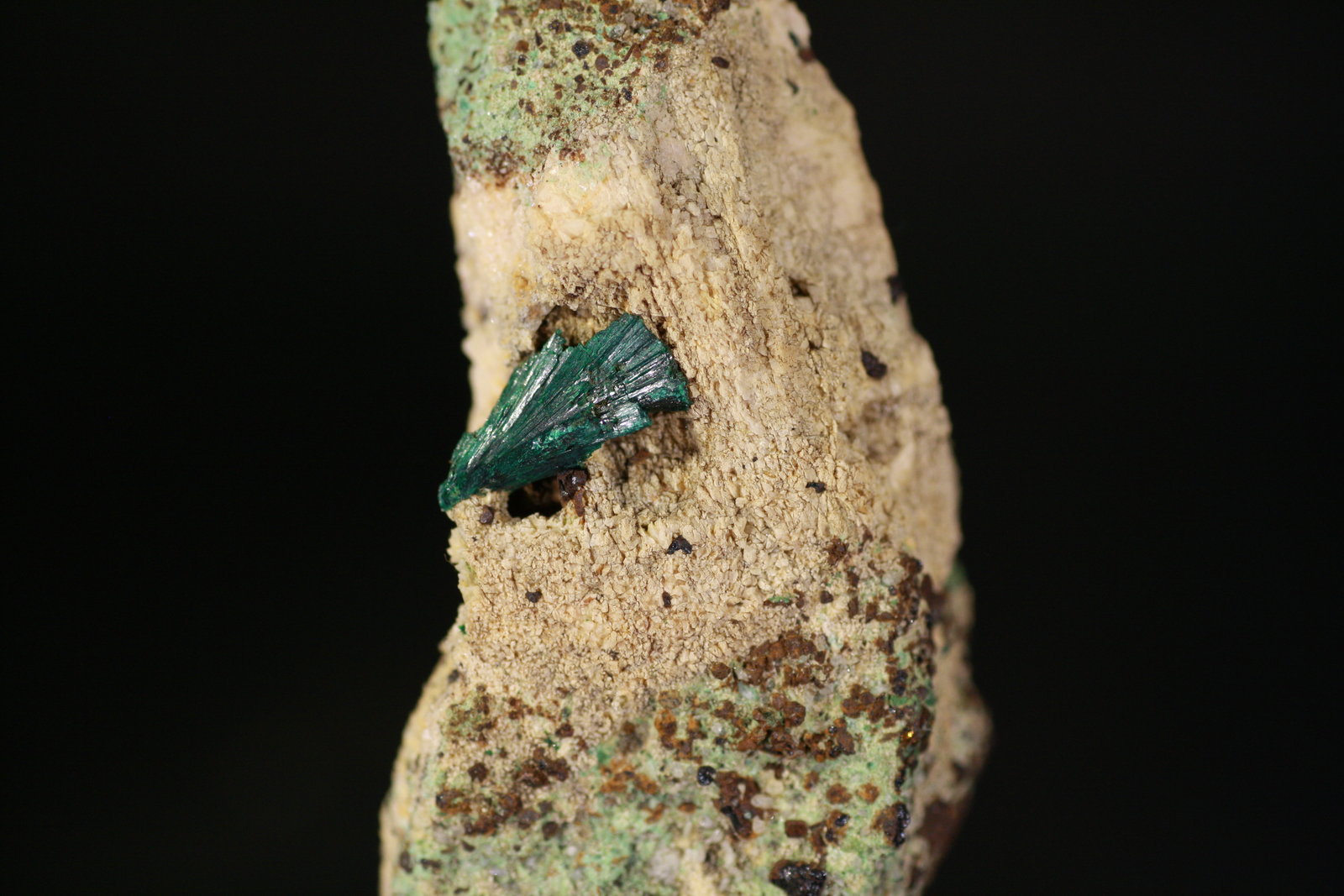 Malaquita
grupo de cristales 12mm
(Autor: minero1968)