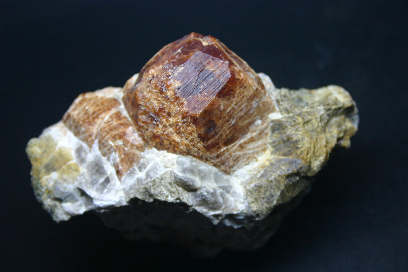 Grossularia (grupo Granate)
105mm - 51mm - 59mm
(Autor: Pedro Naranjo)