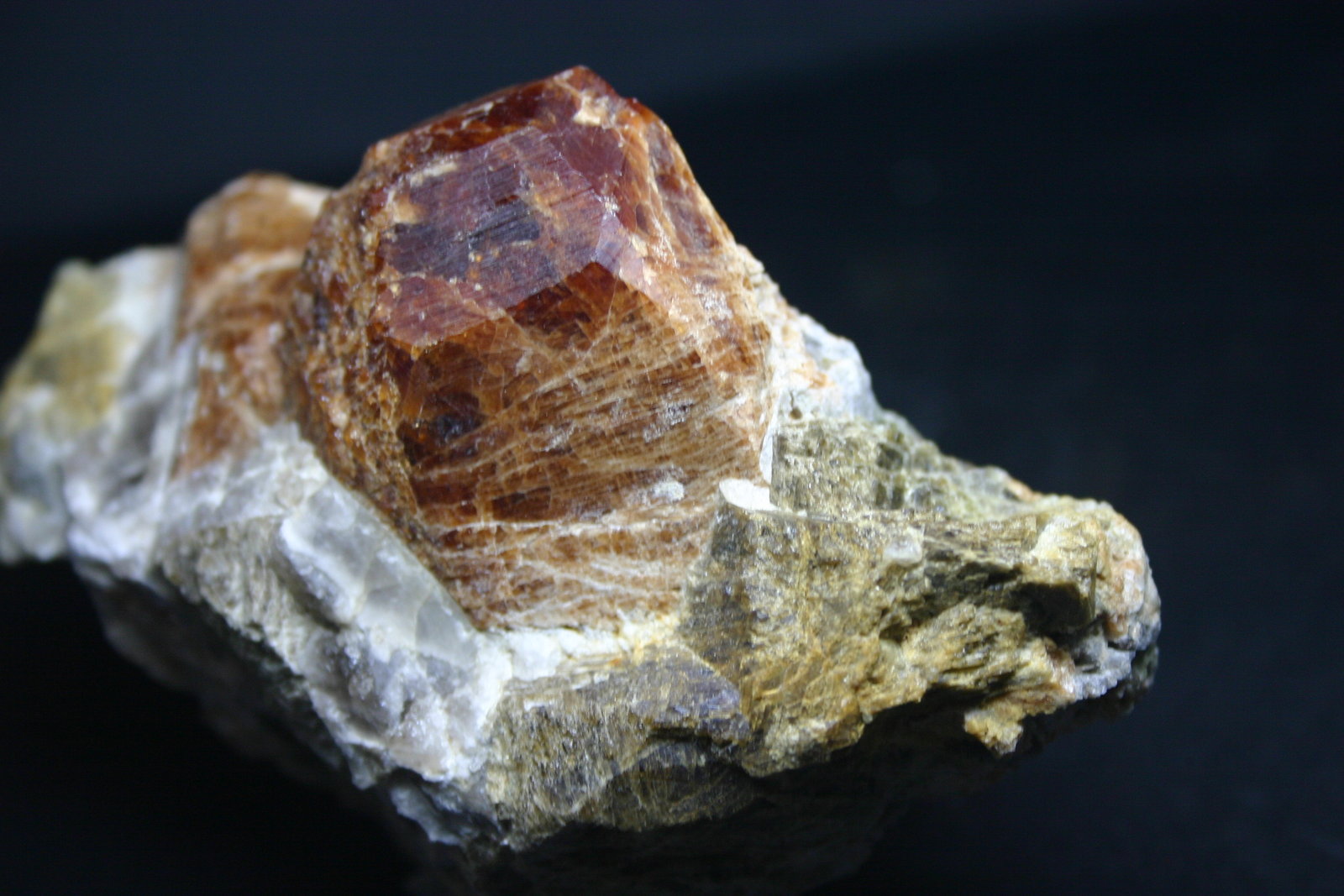 Grossularia (grupo Granate)
105mm - 51mm - 59mm
(Autor: Pedro Naranjo)