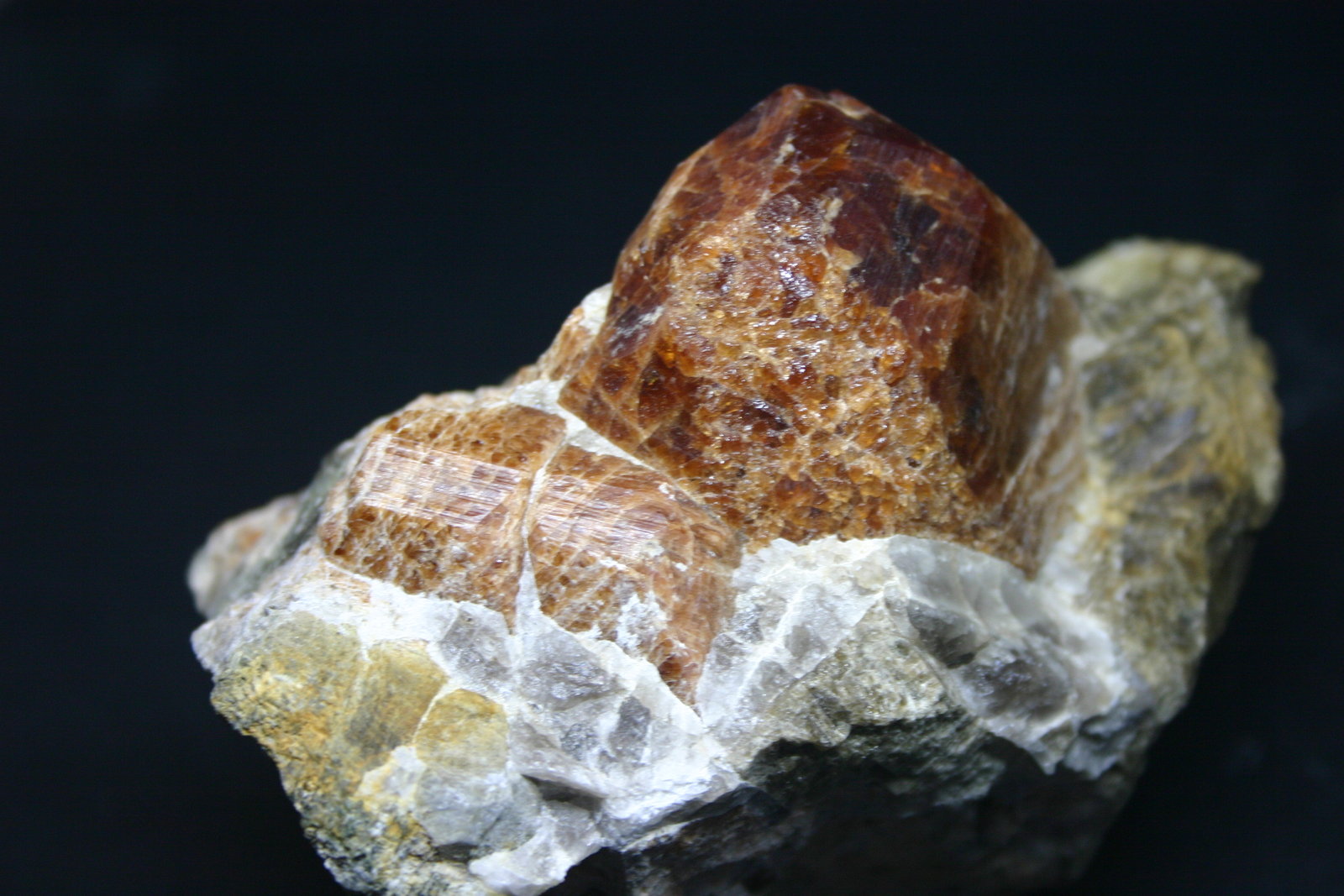 Grossularia (grupo Granate)
105mm - 51mm - 59mm
(Autor: Pedro Naranjo)