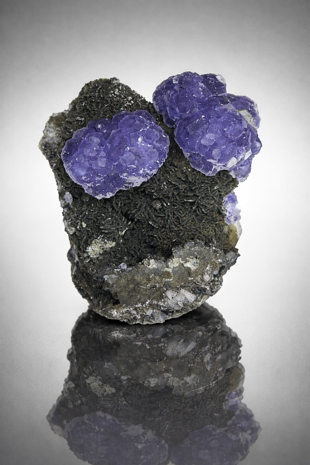 Fluorita y Moscovita.
6,5x5,5cm.
(Autor: castrominerals)