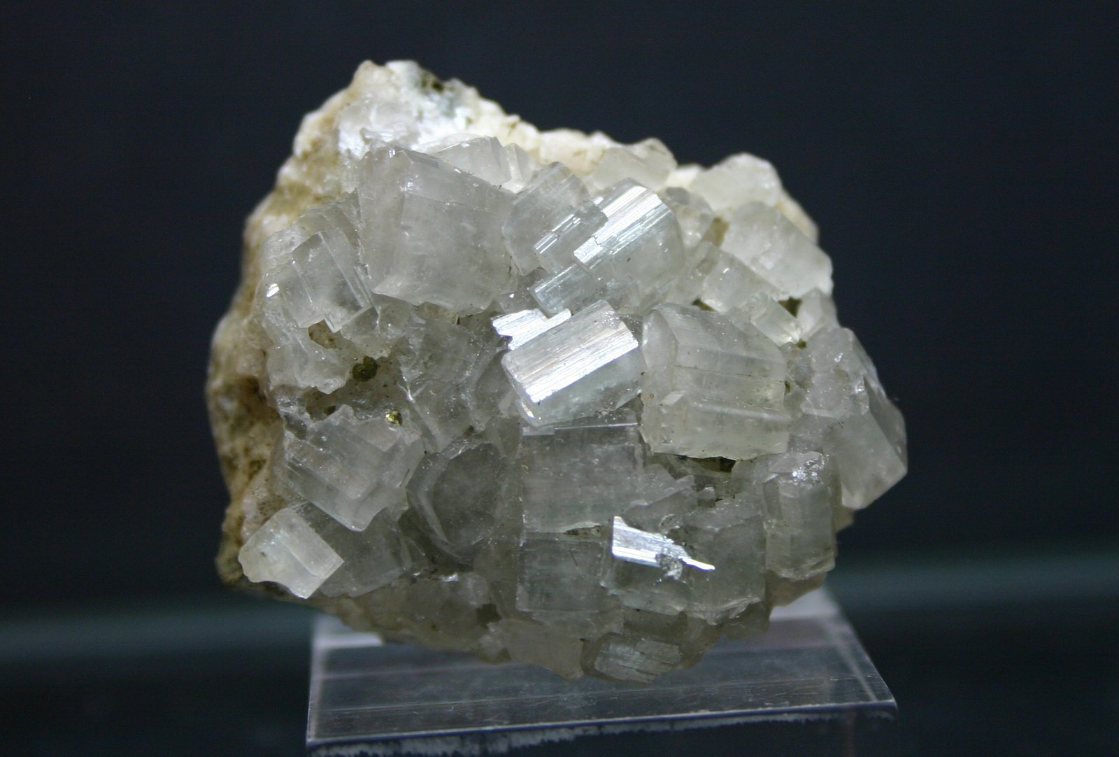 Fluorapatito (Grupo Apatito)
40mm - 33mm - 24mm
(Autor: Pedro Naranjo)