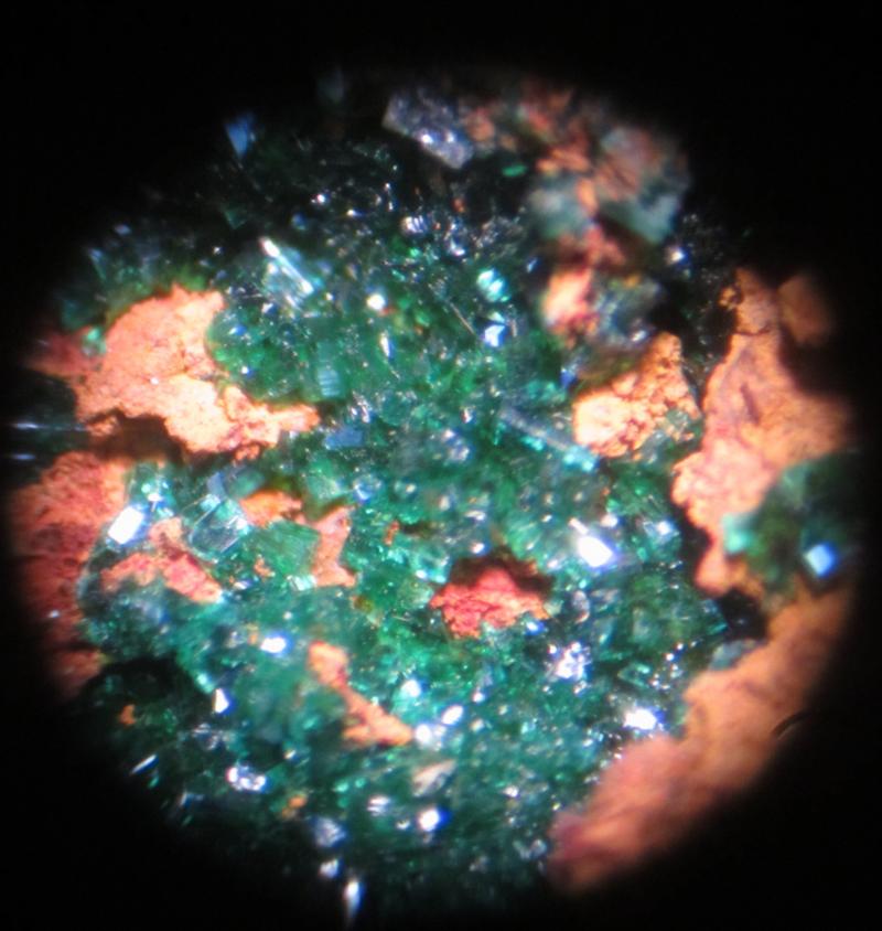 Malaquita.
Campo de visión de unos 3 mm.aprox.
(Autor: Carles Rubio)