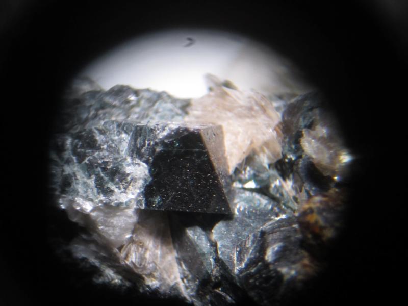 Gahnita
Cristal de 3 mm. aprox.
(Autor: Carles Rubio)