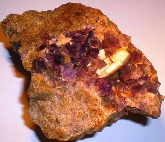 FLUORITA<br />Berbes