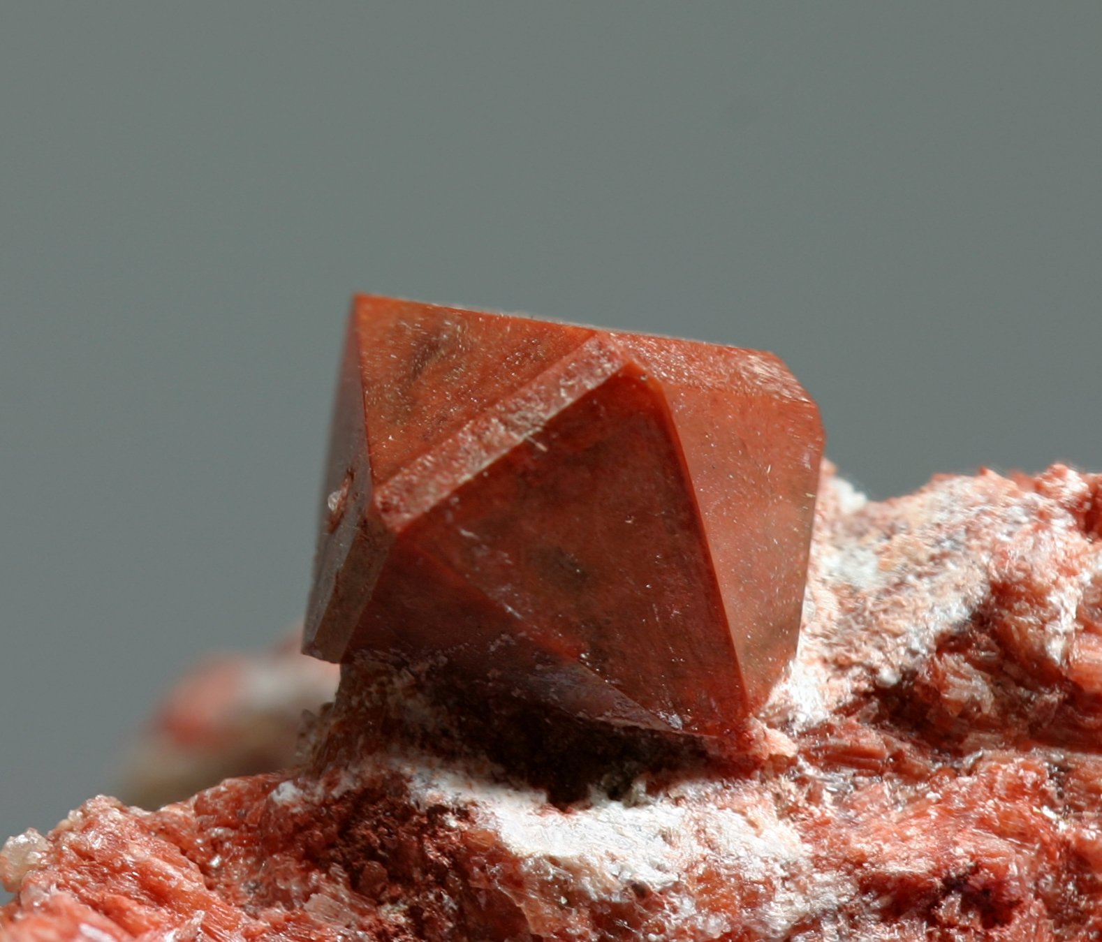 Cuarzo (variedad jacinto de compostela)
cristal 10mm
(Autor: Ramon A  Lopez Garcia)