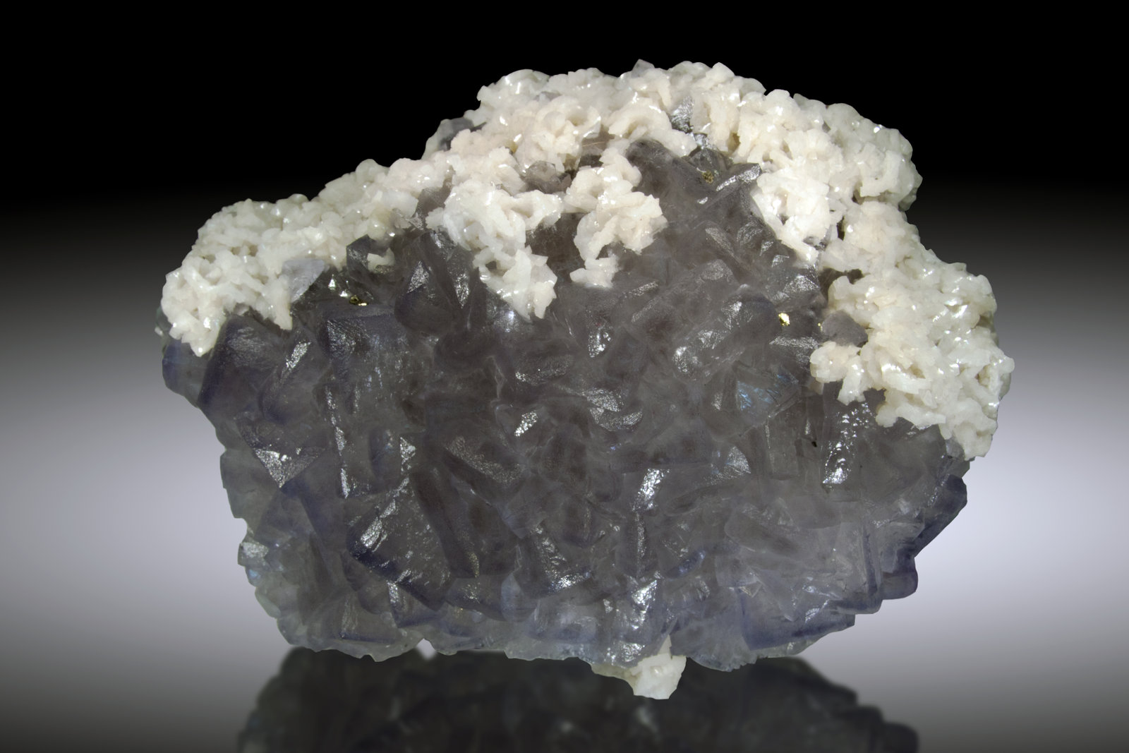 Fluorita, Dolomita, Calcopirita
21x12cm
(Autor: Raul Vancouver)