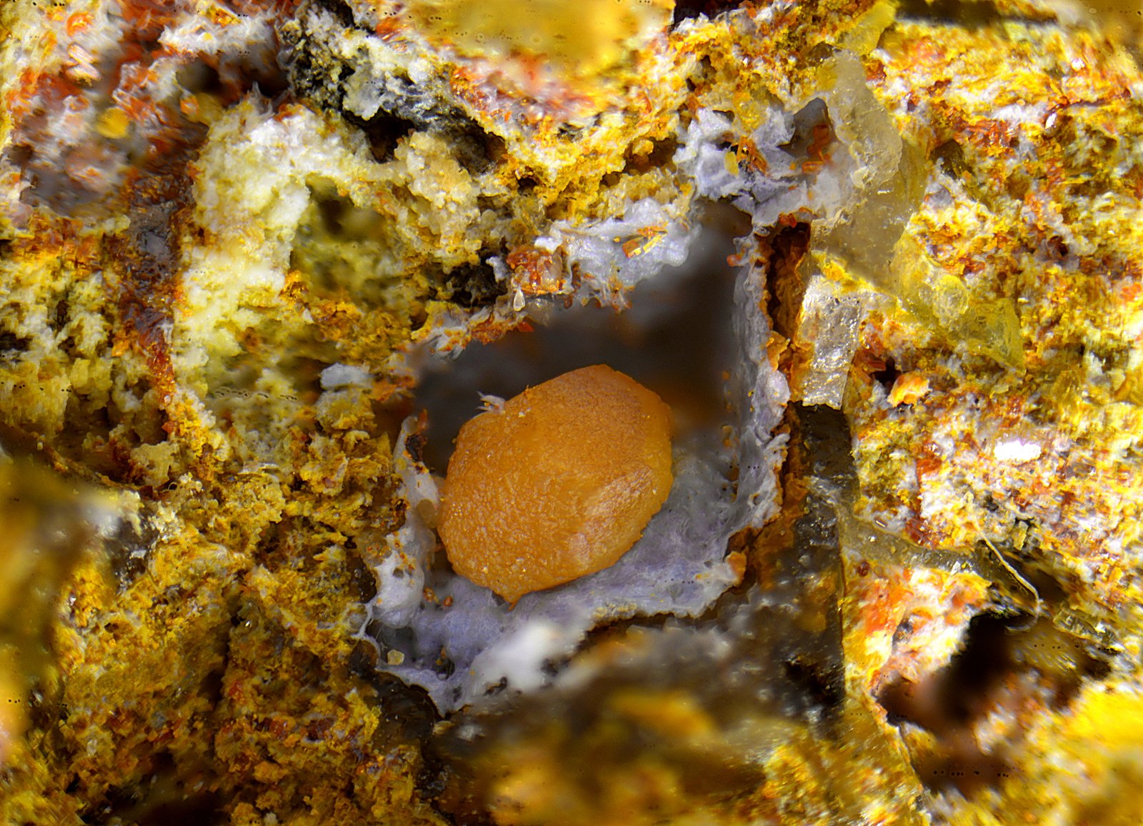 Vanadinita
Campo de visión de 2 mm.
(Autor: Antonio Carmona)