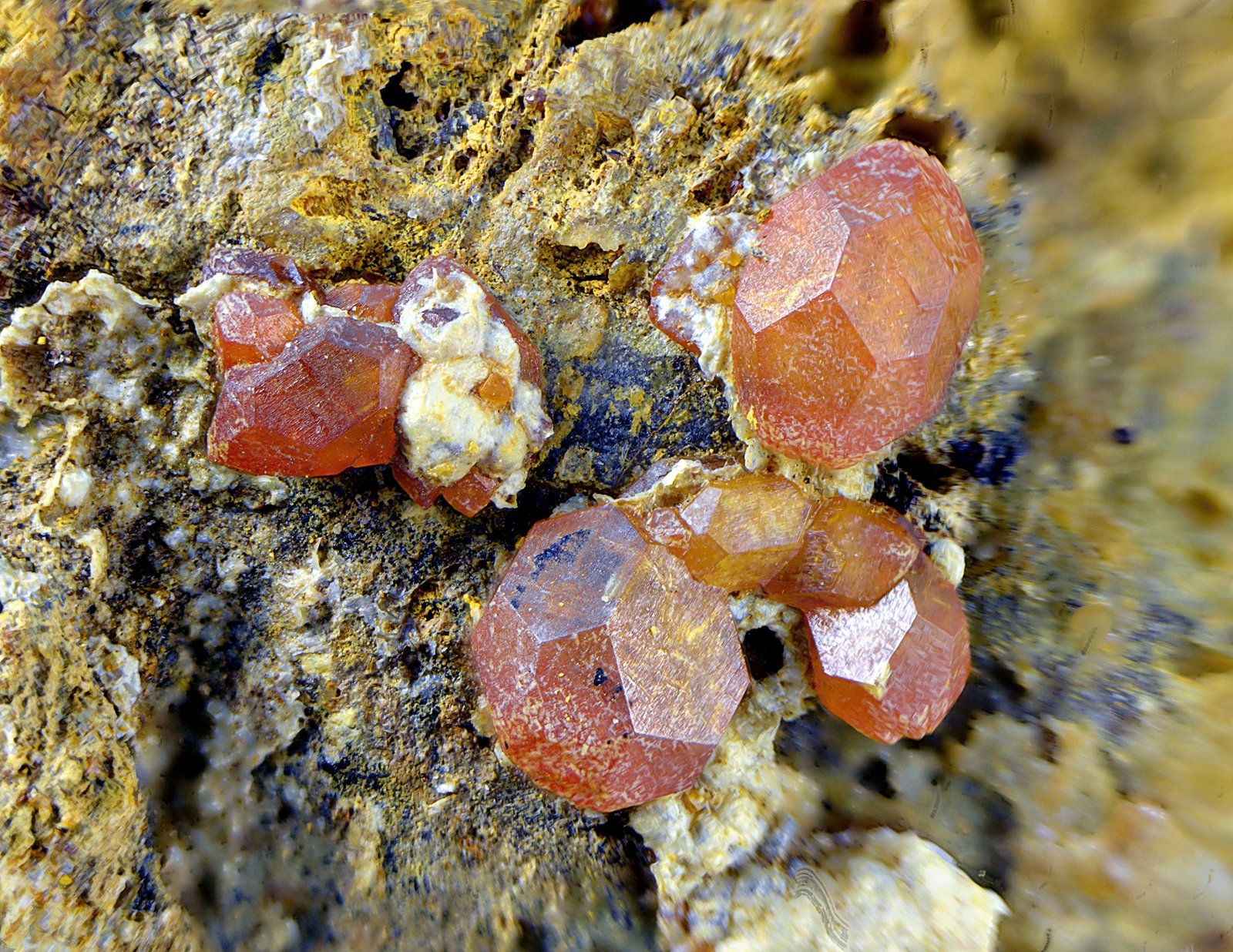 Vanadinita
Cristal de 1,75 mm.
(Autor: Antonio Carmona)