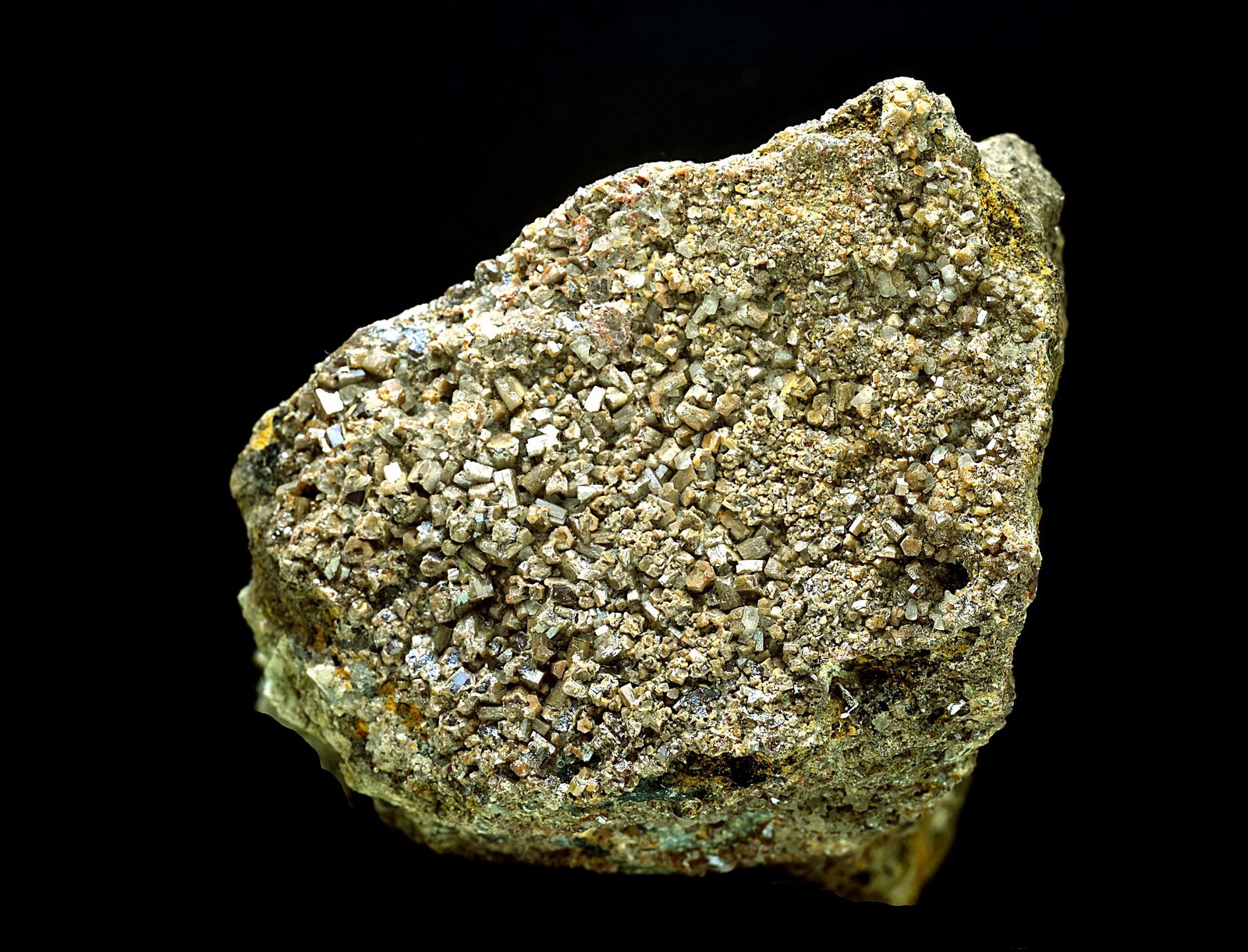 Vanadinita
Tamaño del ejemplar 100 x 60 x 50 mm
(Autor: Antonio Carmona)