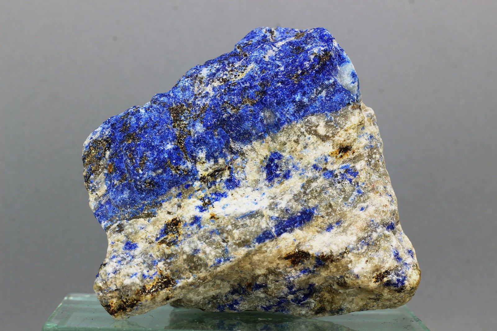 Lapislázuli
65x55 mm
(Autor: Juan Espino)