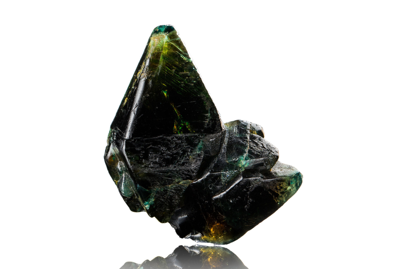 Lazulita
5 x 4.5 x 5.5 cm / Cristal principal: 4.8 cm.
(Autor: Museo MIM)